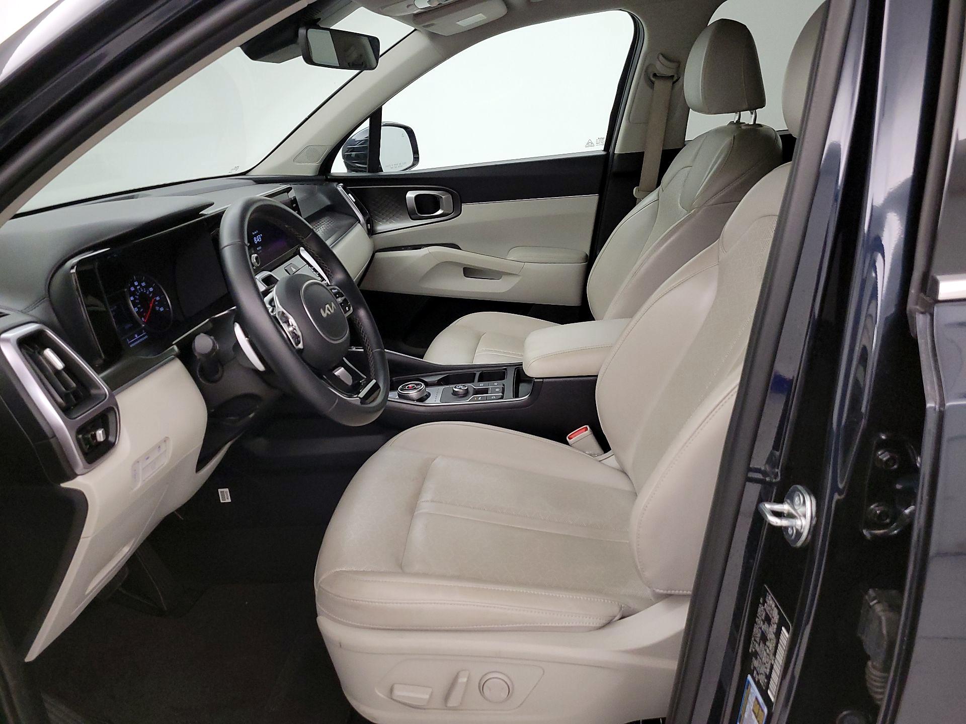 Thumbnail: 2023 Kia Sorento - 11
