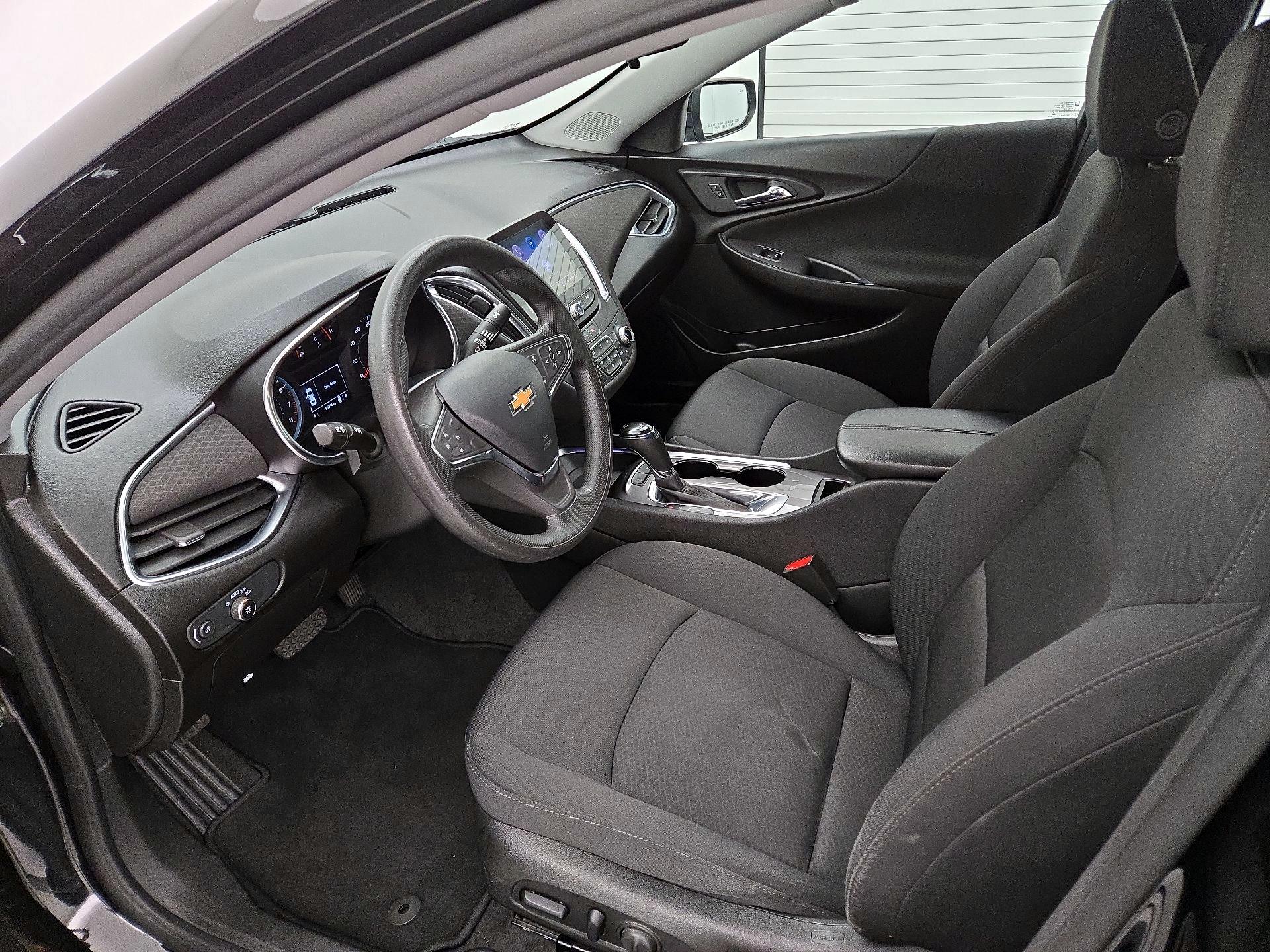 Thumbnail: 2020 Chevrolet Malibu - 11