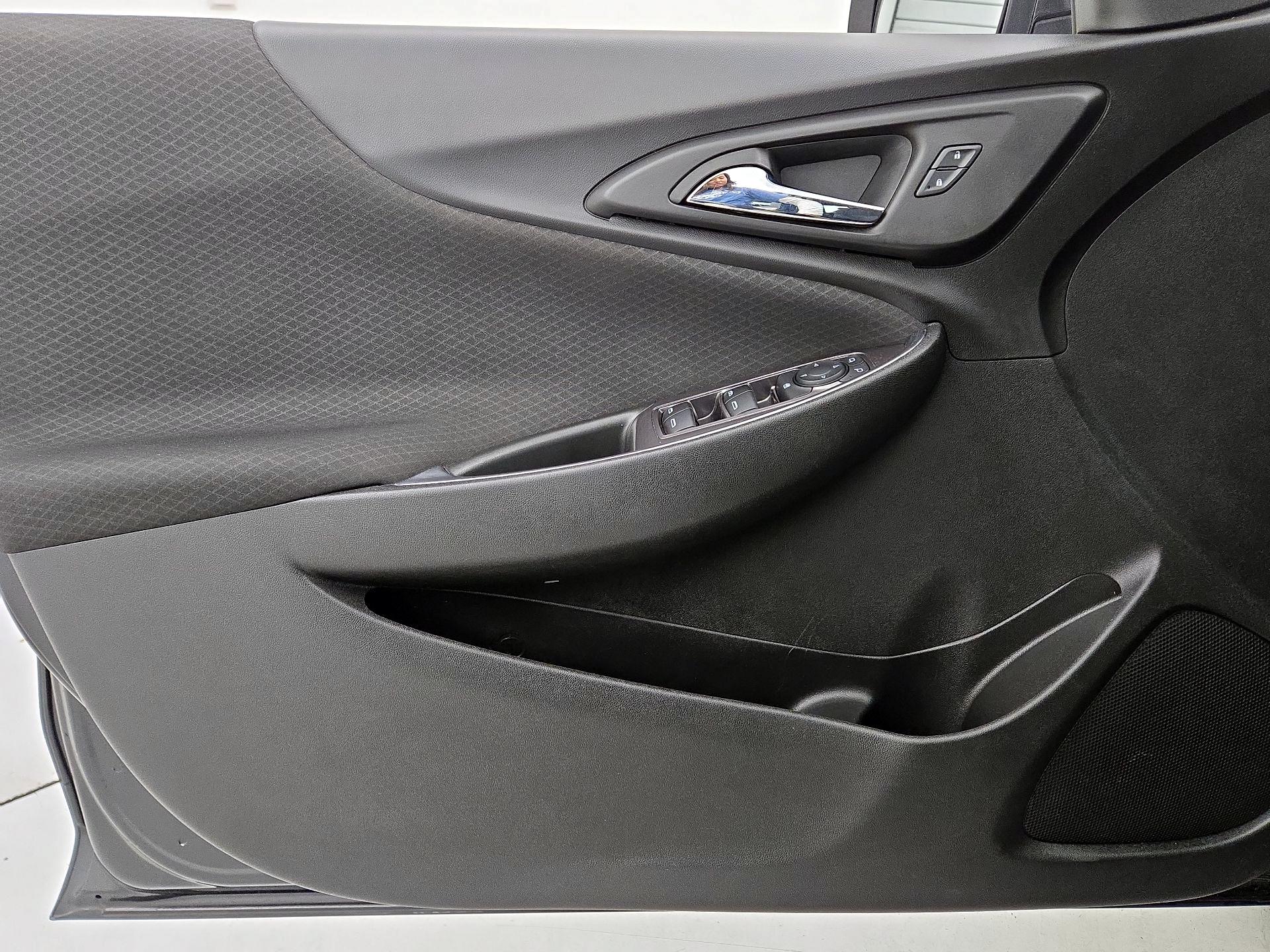 Thumbnail: 2020 Chevrolet Malibu - 12
