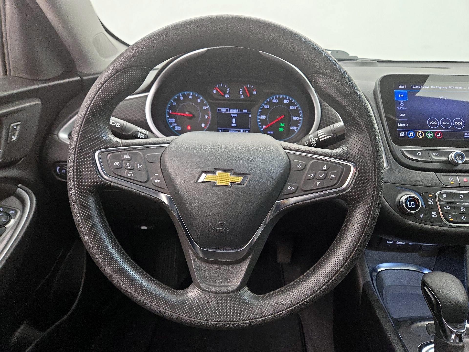 Thumbnail: 2023 Chevrolet Malibu - 10