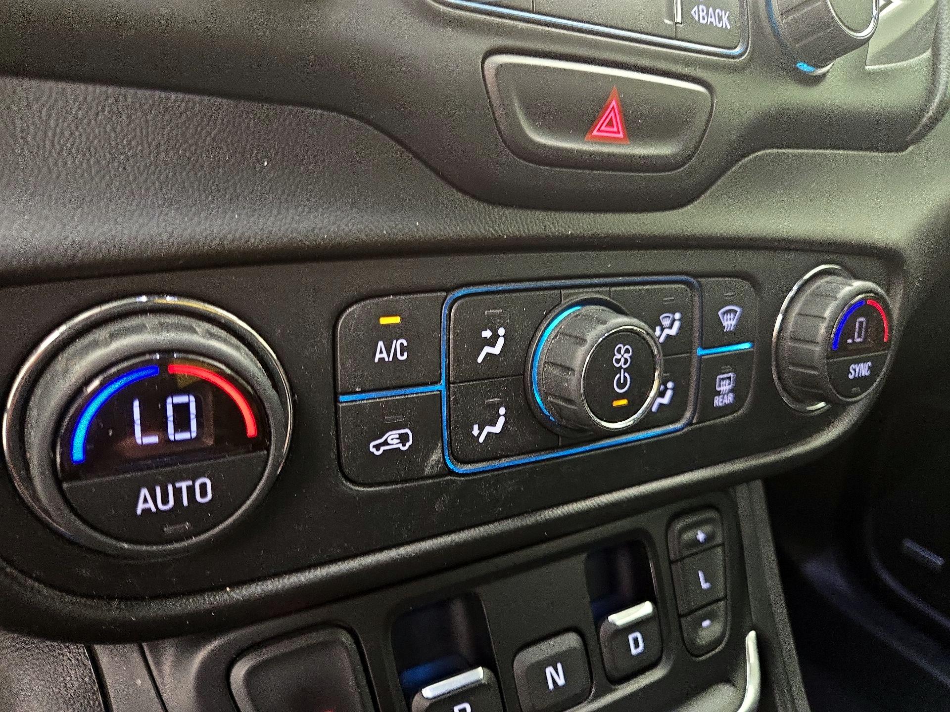Thumbnail: 2020 GMC Terrain - 16