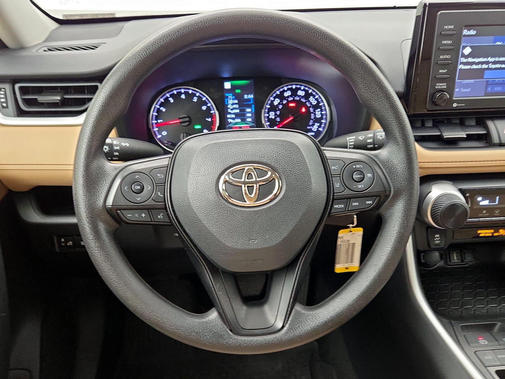Thumbnail: 2022 Toyota RAV4 - 10