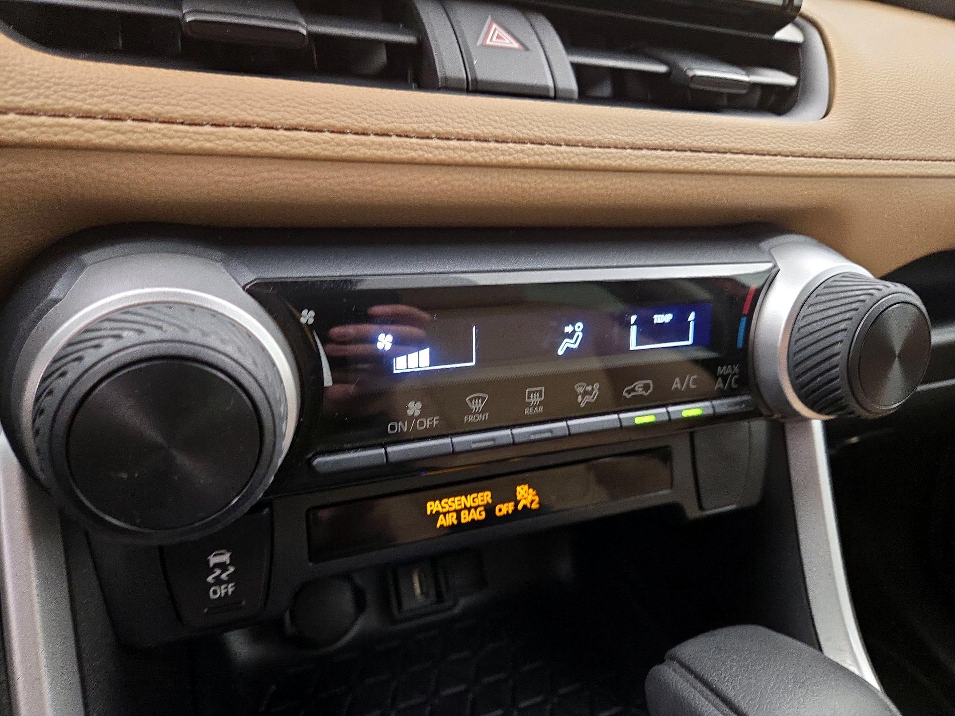 Thumbnail: 2022 Toyota RAV4 - 16
