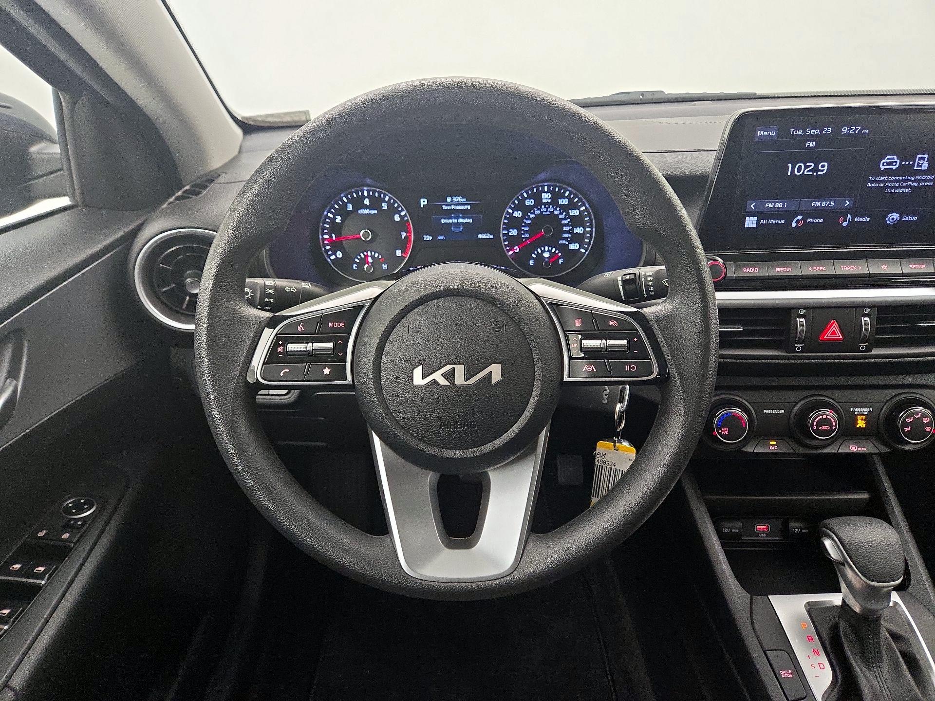 Thumbnail: 2022 Kia Forte - 10