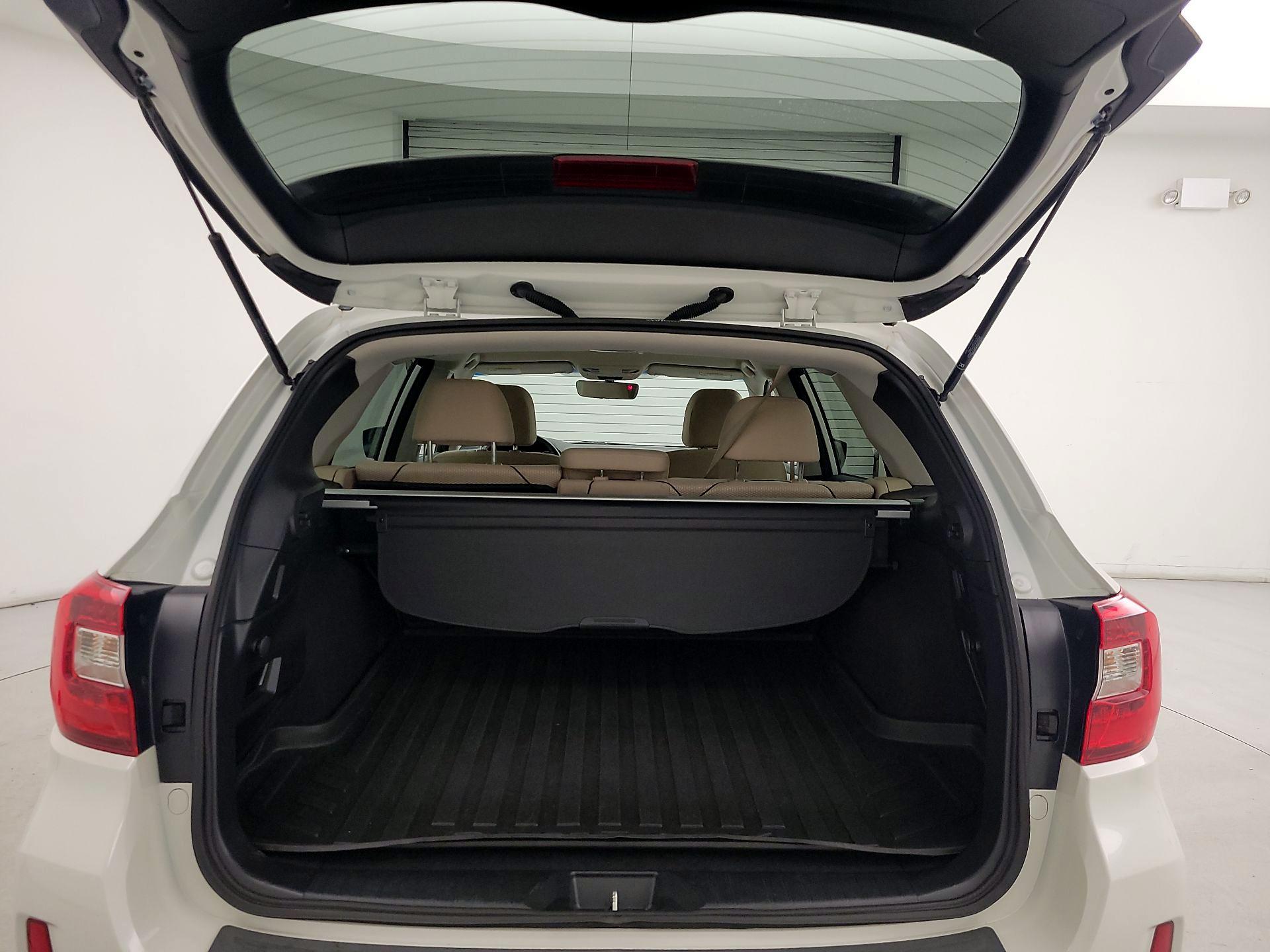 Thumbnail: 2017 Subaru Outback - 20