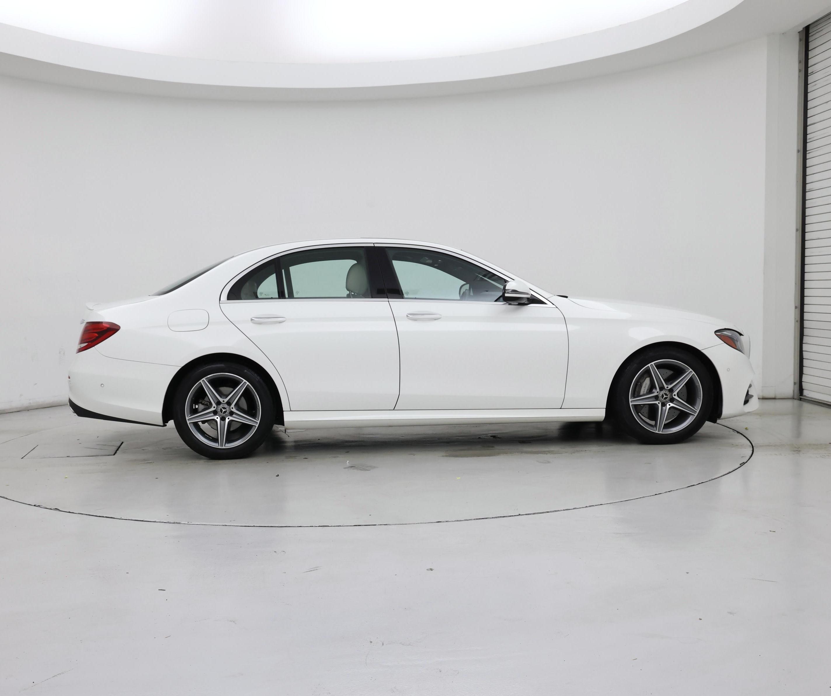 Thumbnail: 2018 Mercedes-Benz E-Class - 7