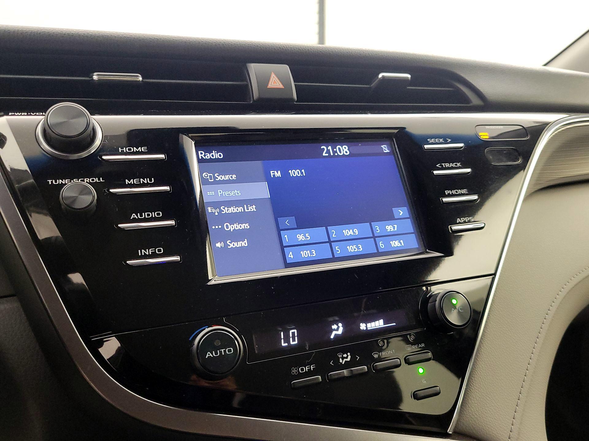 Thumbnail: 2018 Toyota Camry - 15