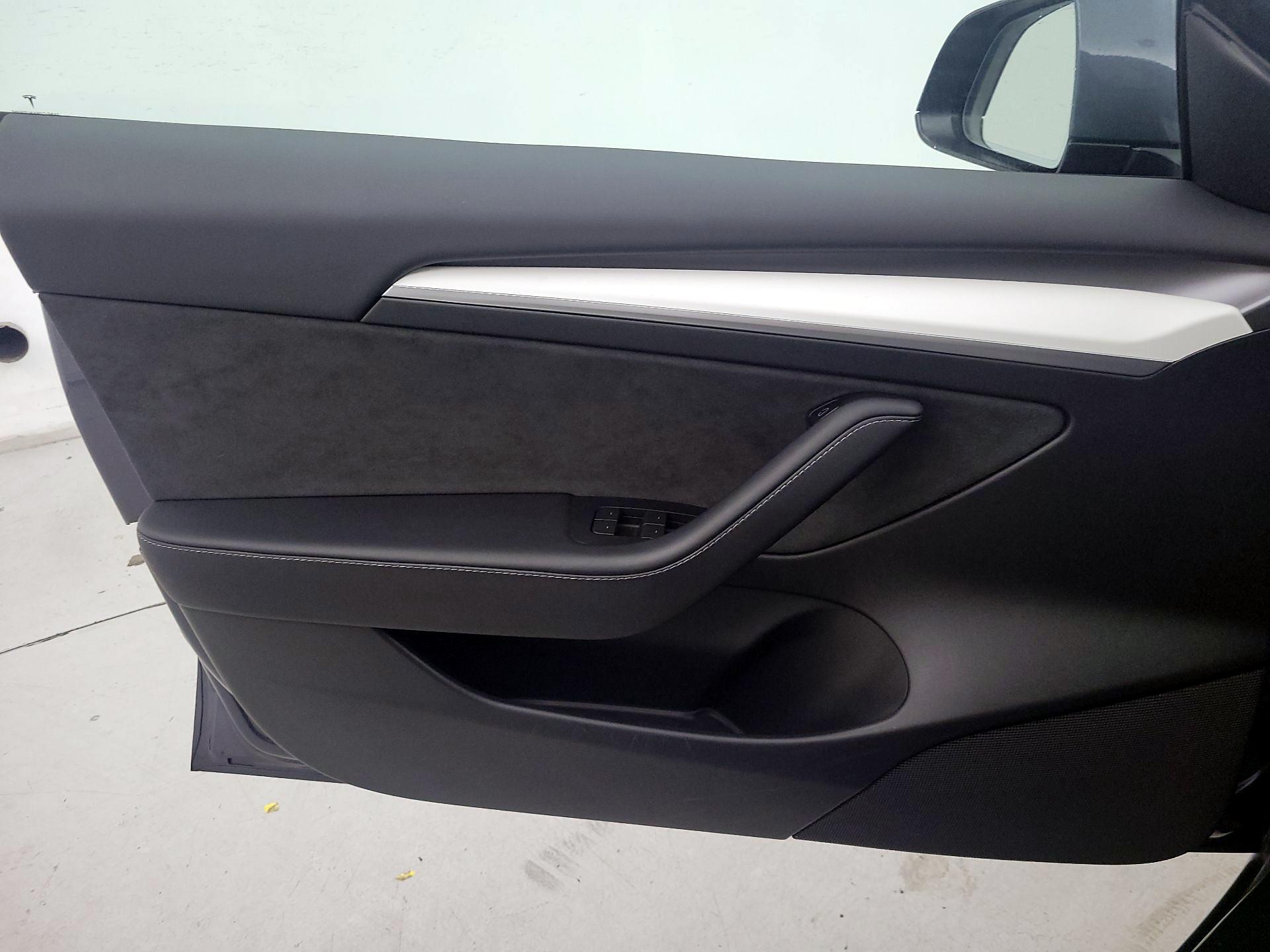 Thumbnail: 2023 Tesla Model 3 - 12