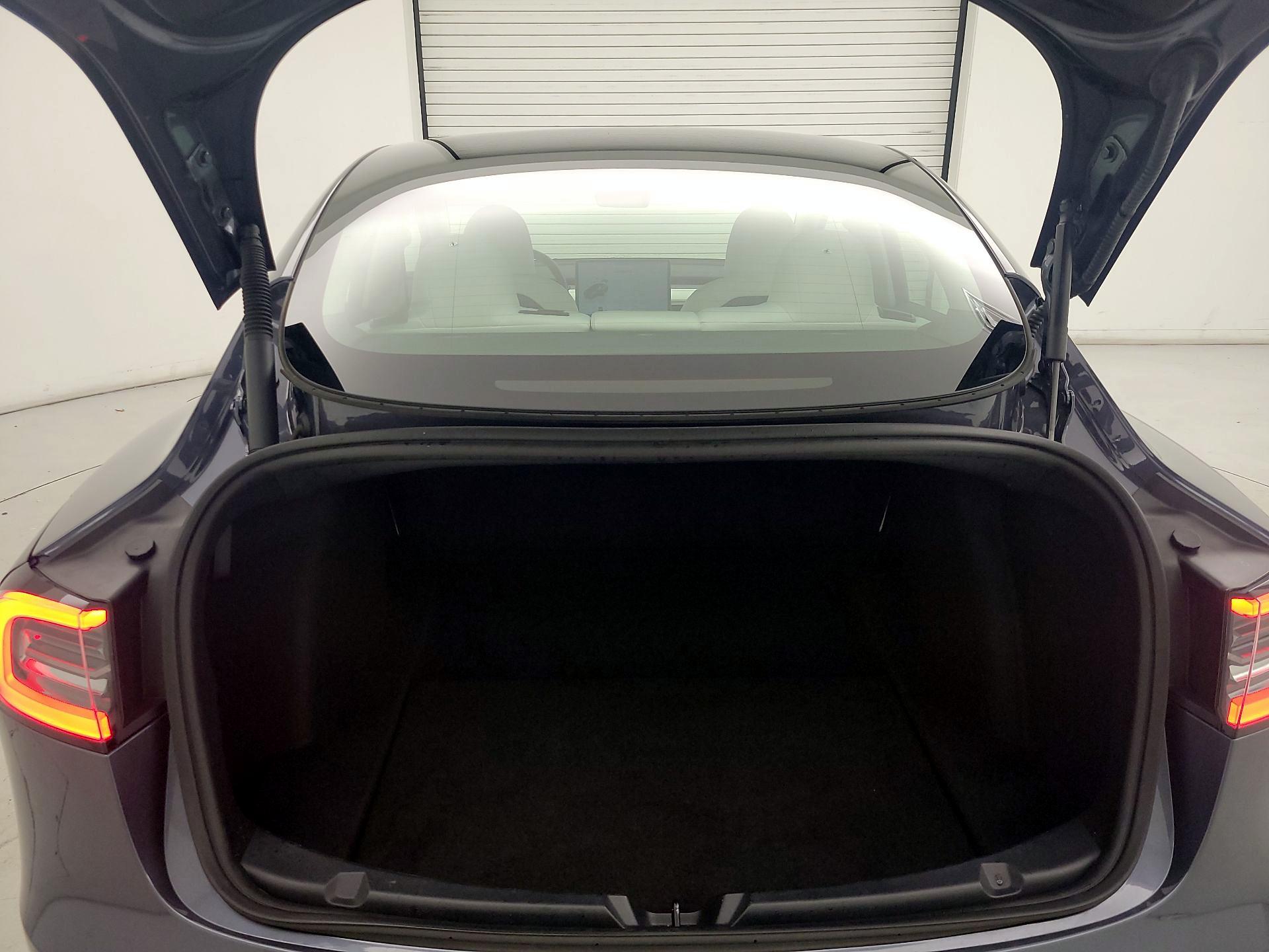 Thumbnail: 2023 Tesla Model 3 - 19