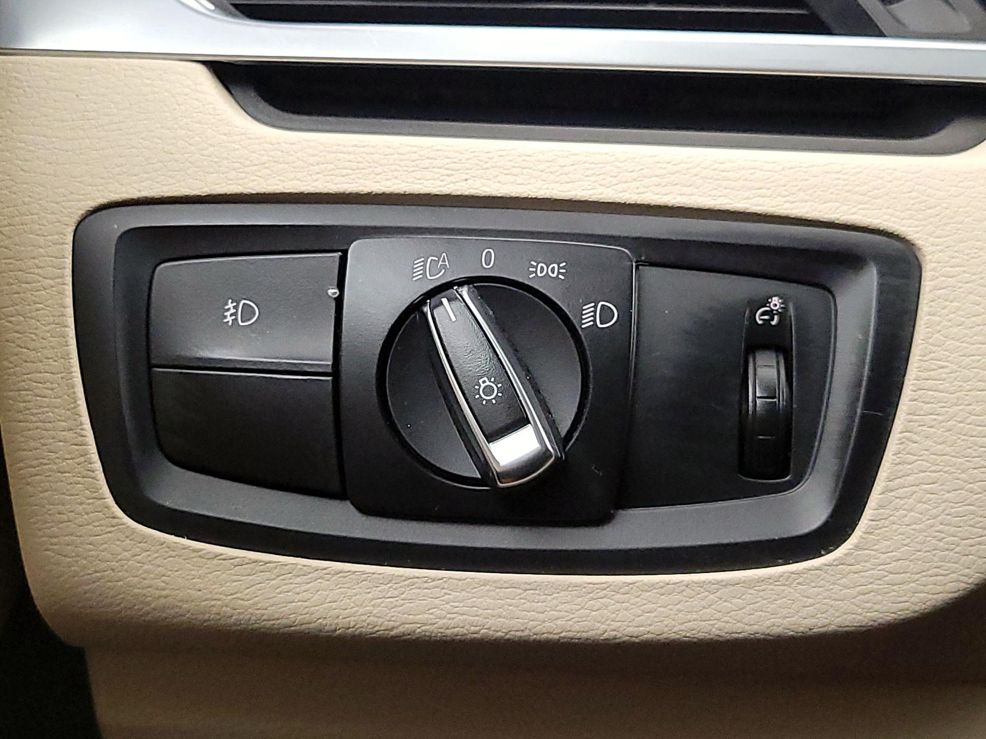 Thumbnail: 2017 BMW X1 - 11