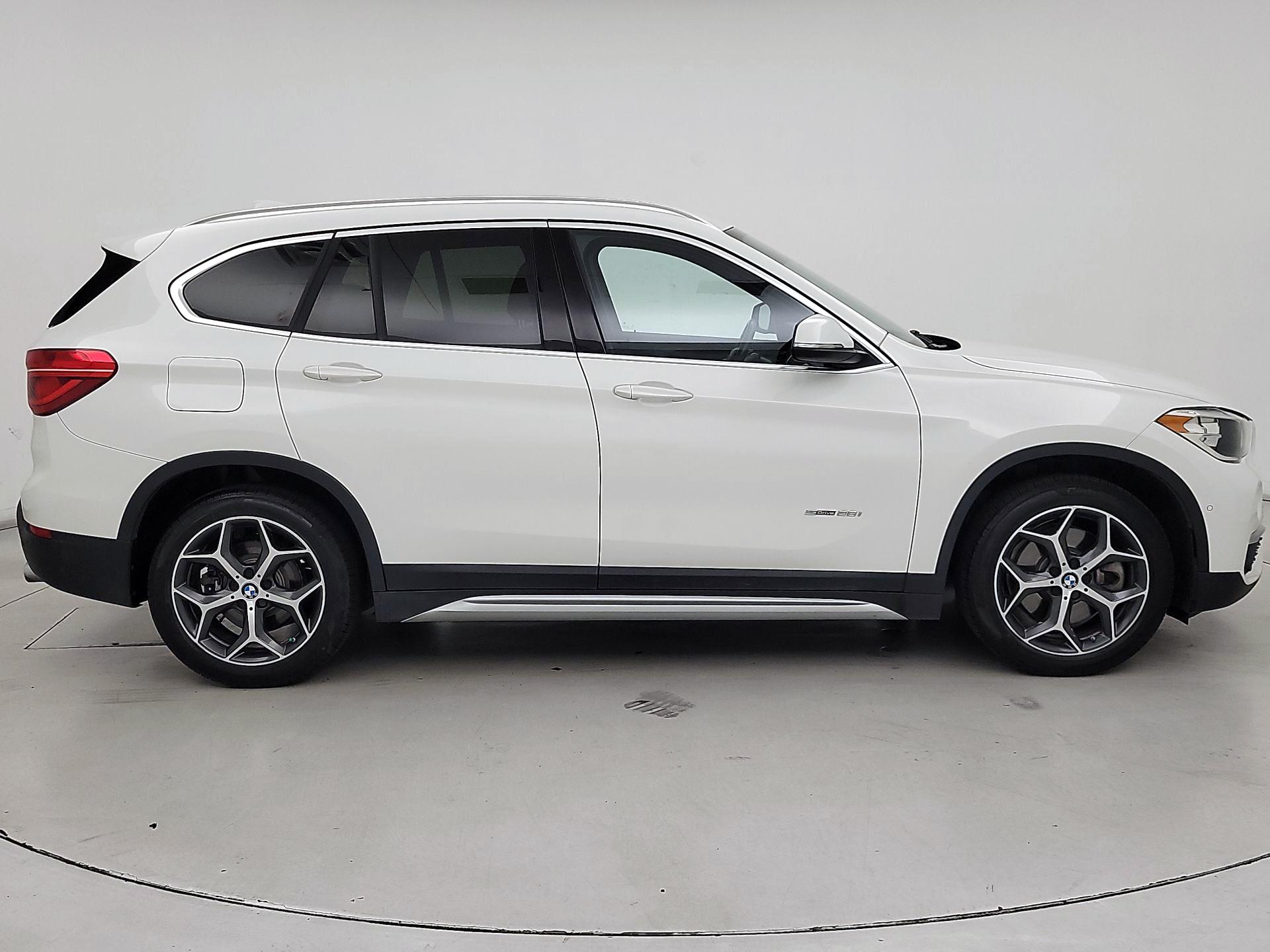 Thumbnail: 2017 BMW X1 - 4