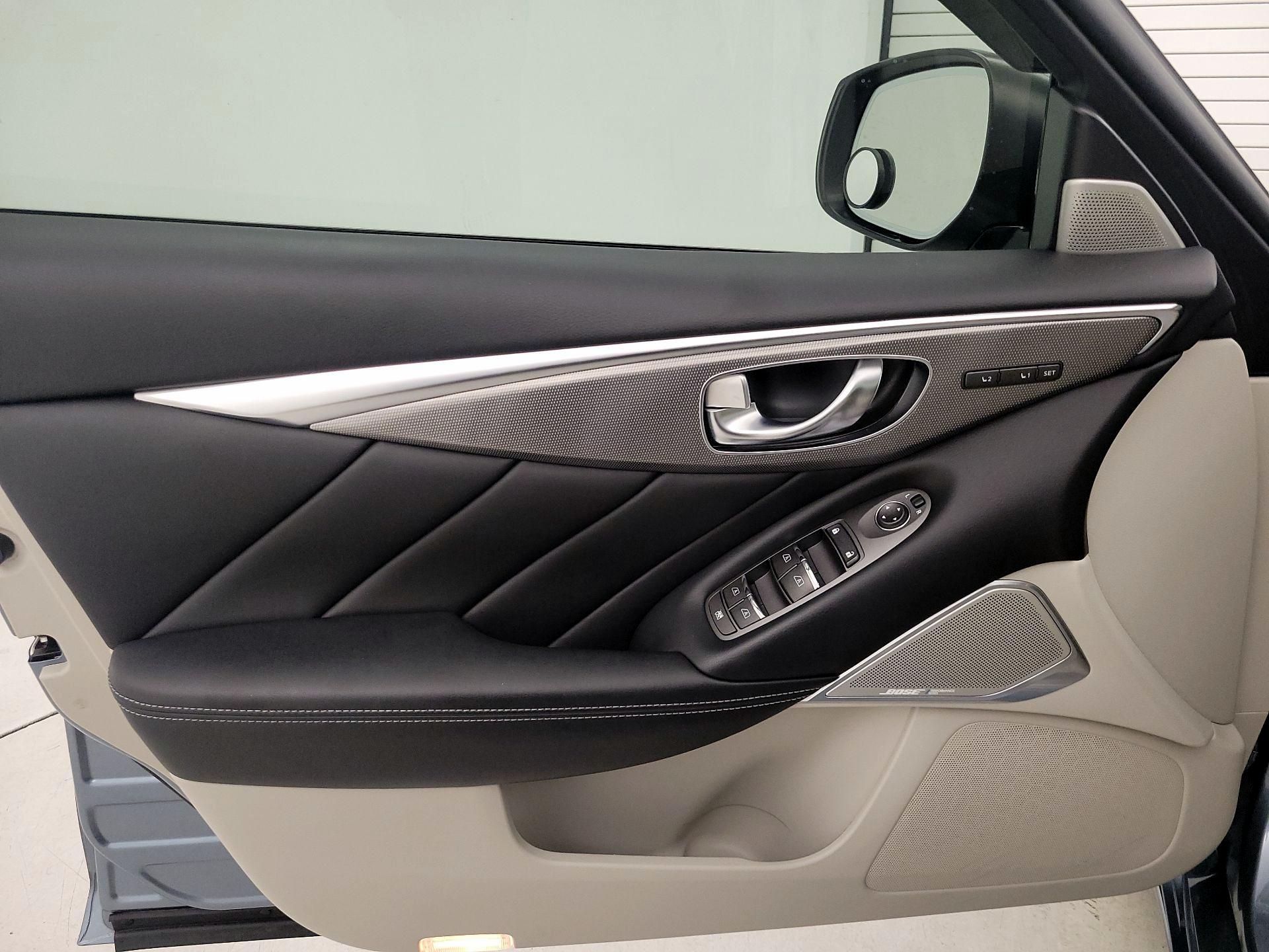 Thumbnail: 2017 INFINITI Q50 - 12