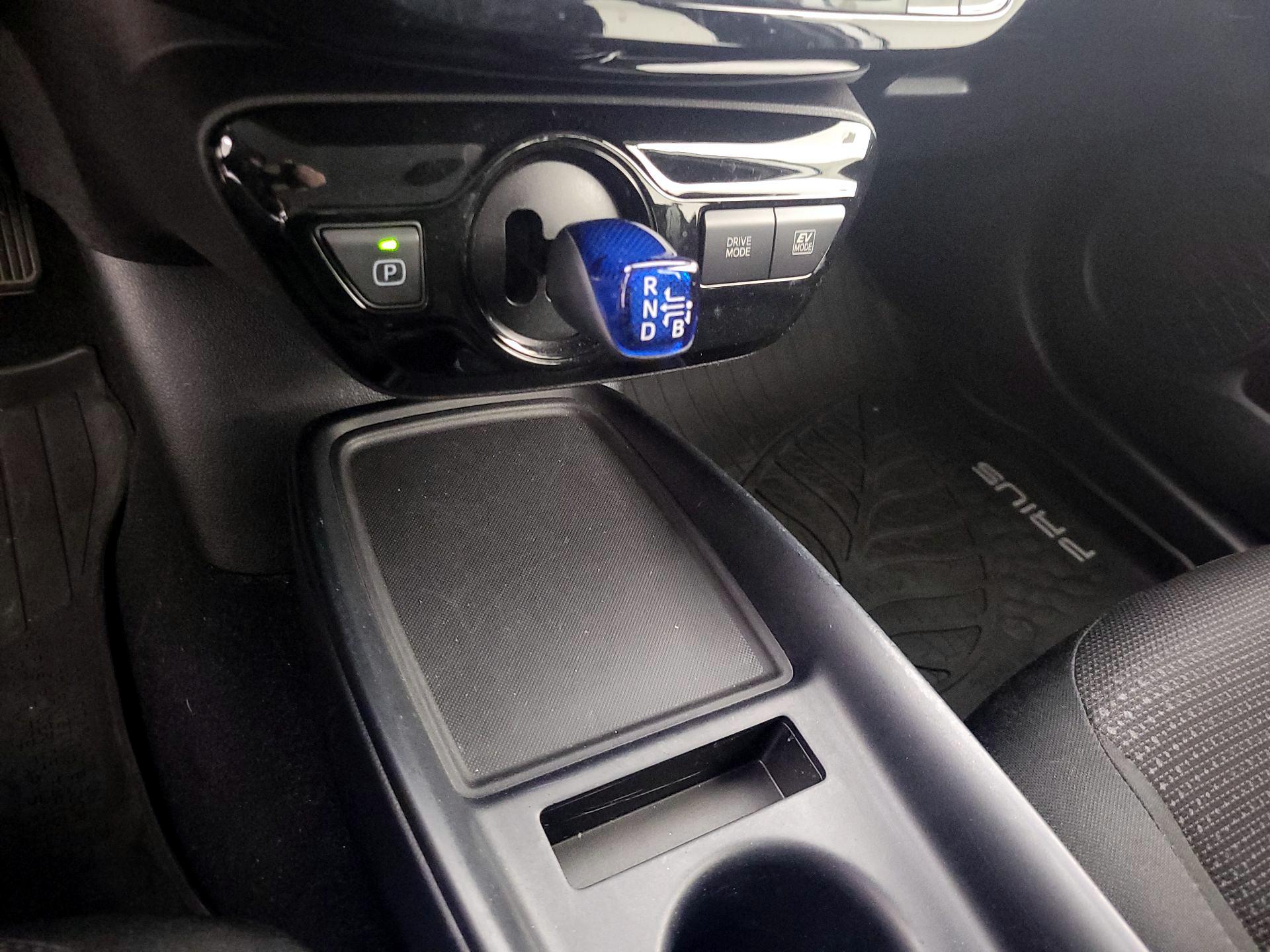 Thumbnail: 2019 Toyota Prius - 17