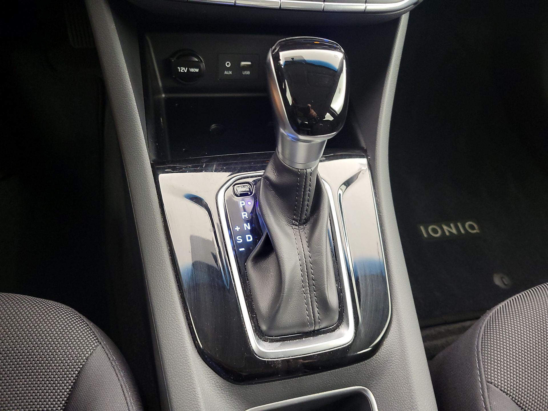 Thumbnail: 2018 Hyundai Ioniq - 17
