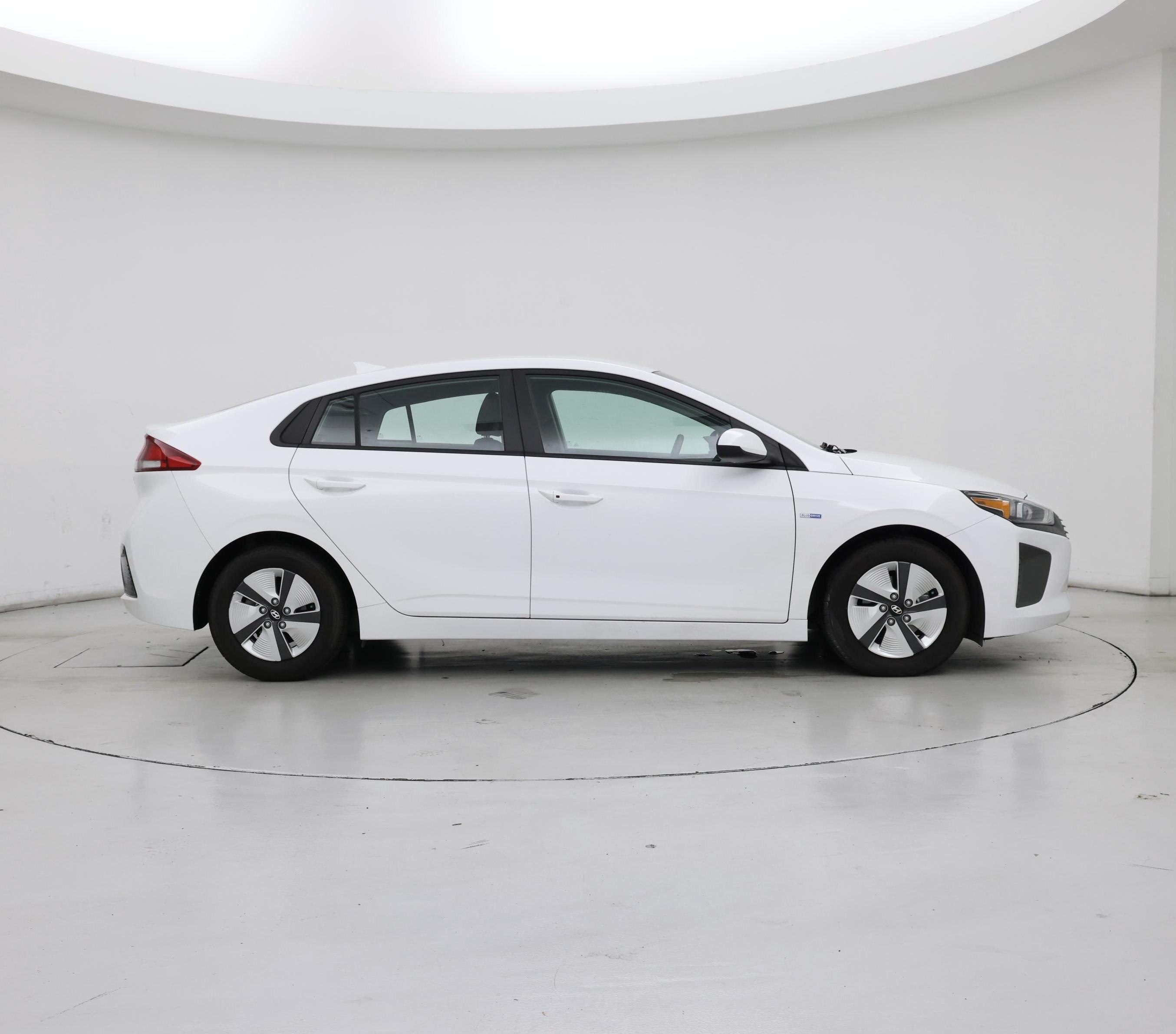 Thumbnail: 2018 Hyundai Ioniq - 7