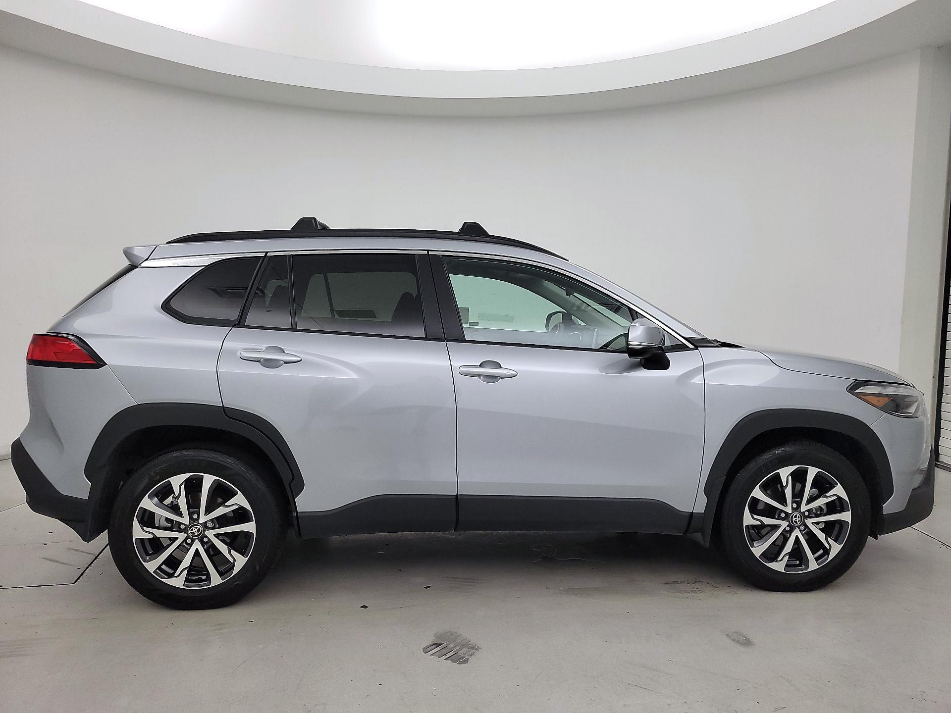 Thumbnail: 2022 Toyota Corolla Cross - 4