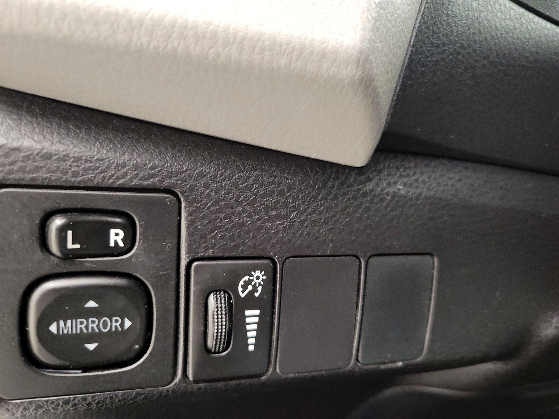 Thumbnail: 2016 Toyota Corolla - 13