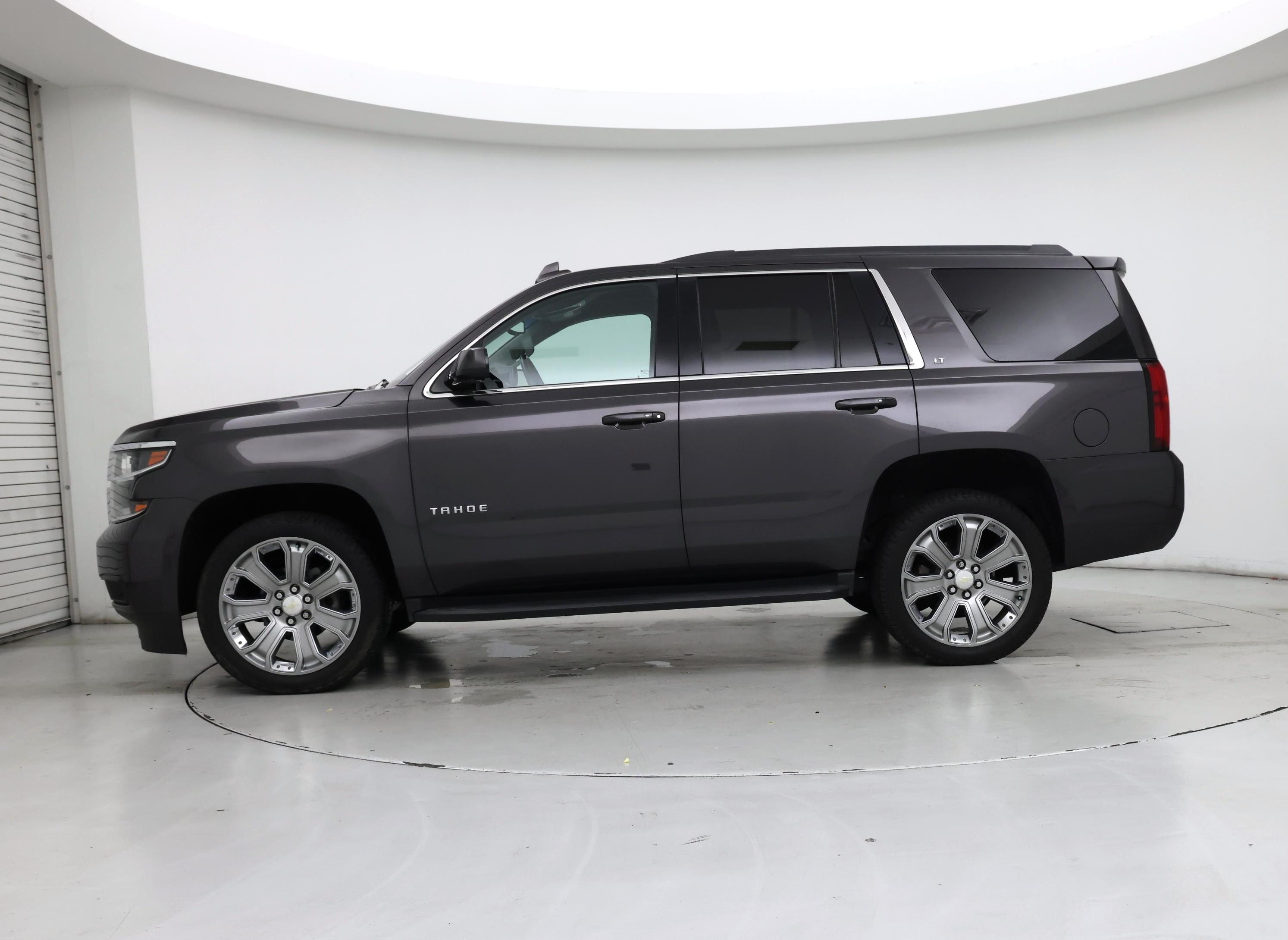 Thumbnail: 2018 Chevrolet Tahoe - 3