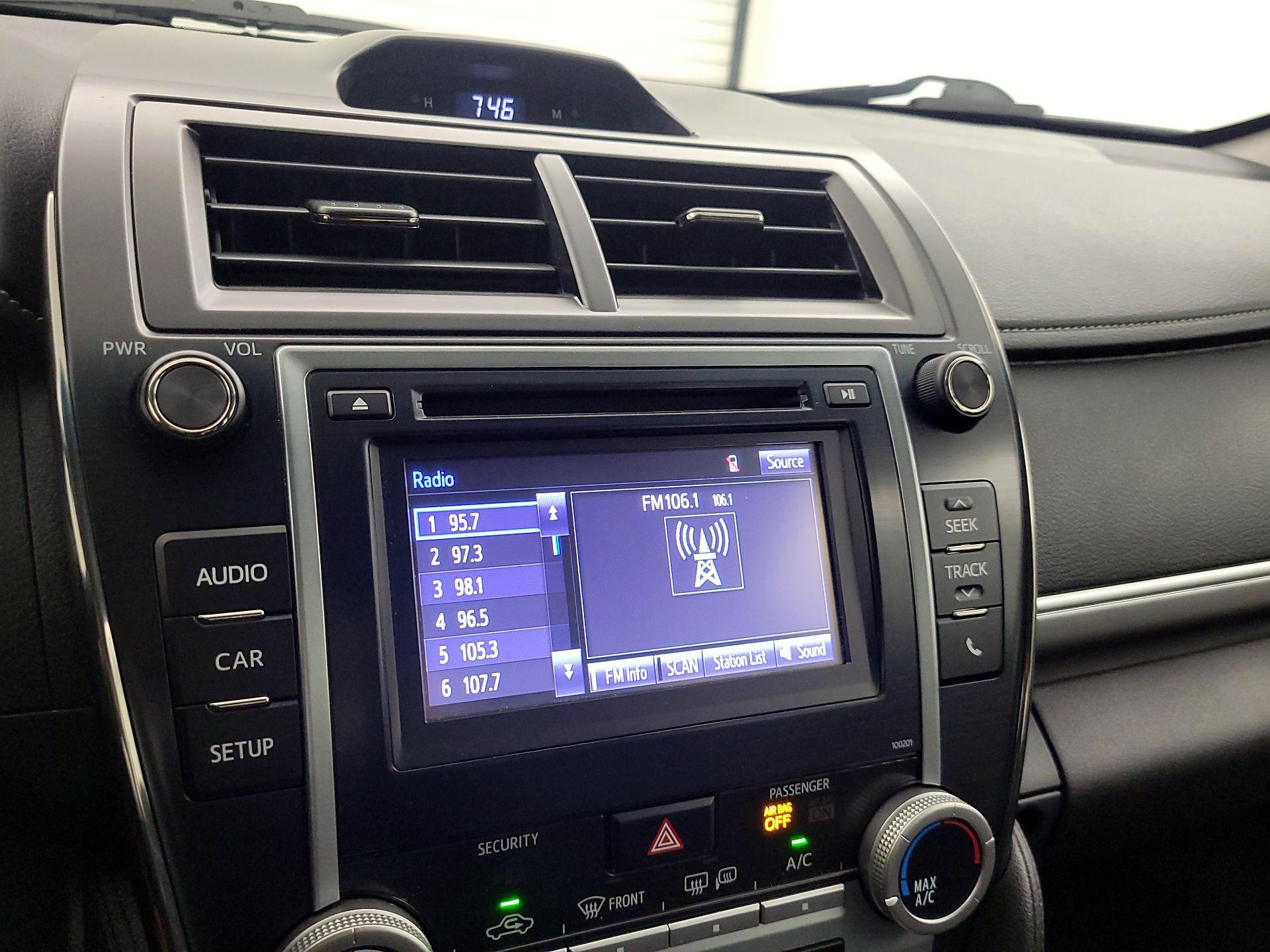 Thumbnail: 2014 Toyota Camry - 15