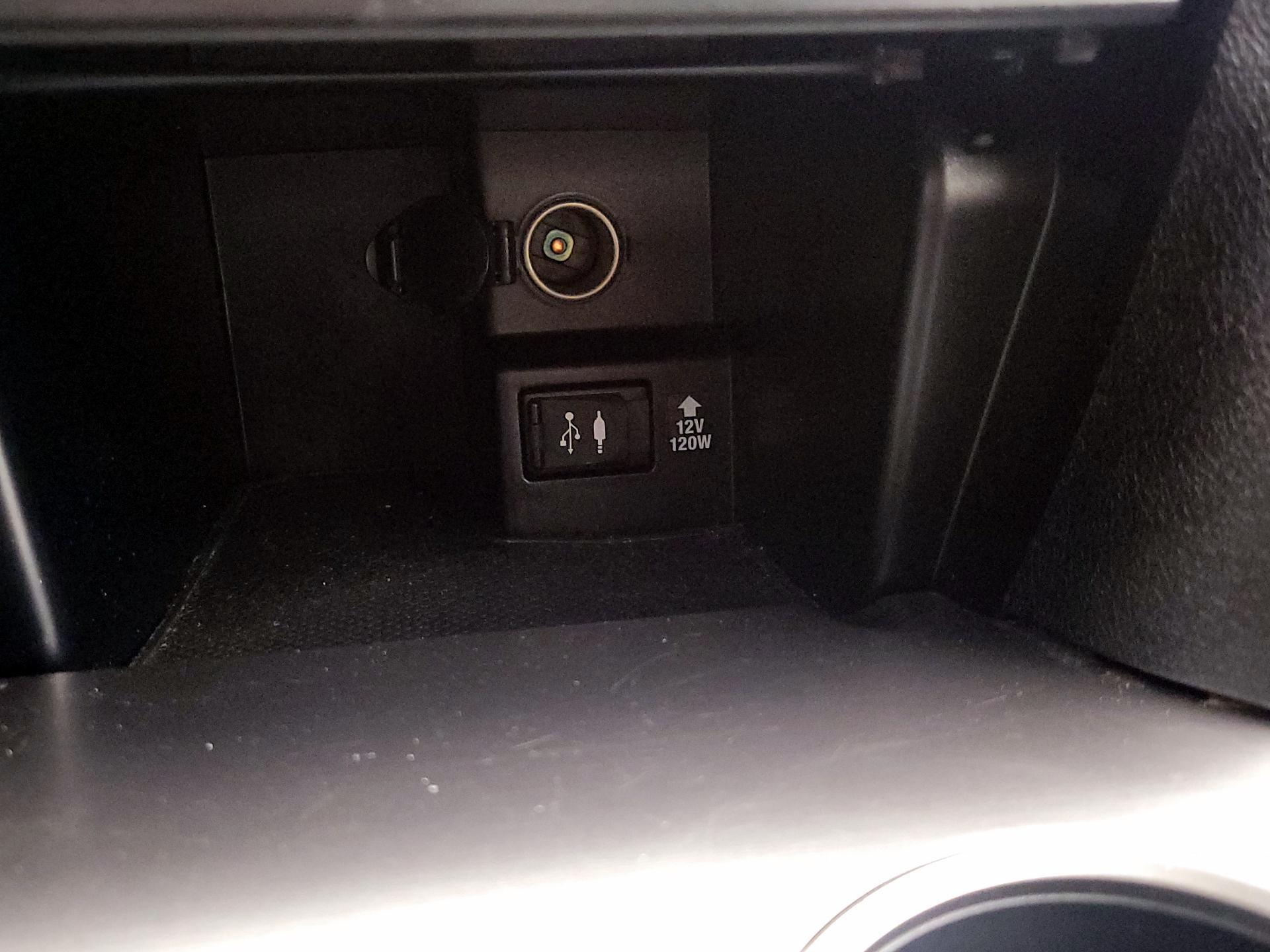 Thumbnail: 2014 Toyota Camry - 18