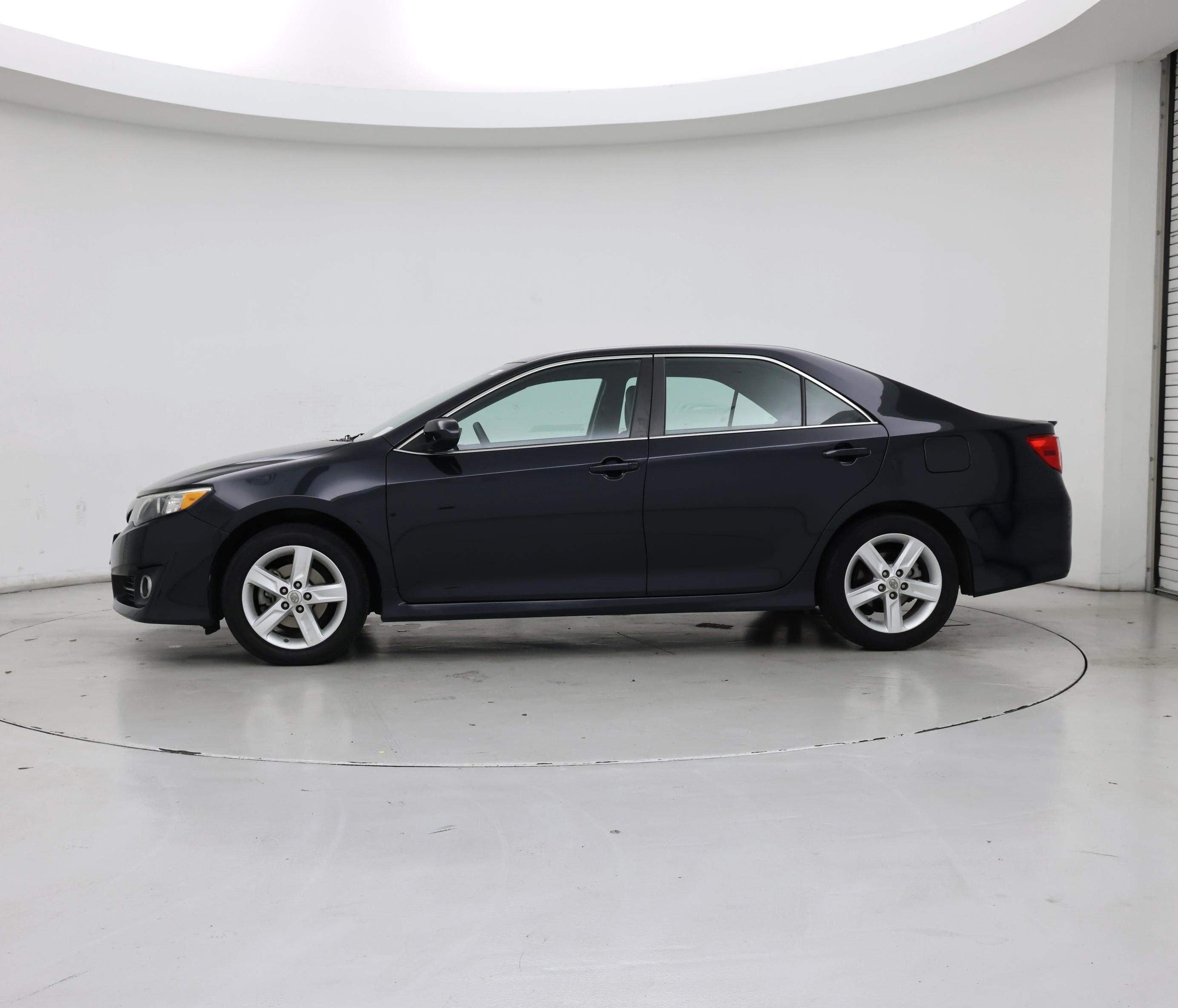 Thumbnail: 2014 Toyota Camry - 3