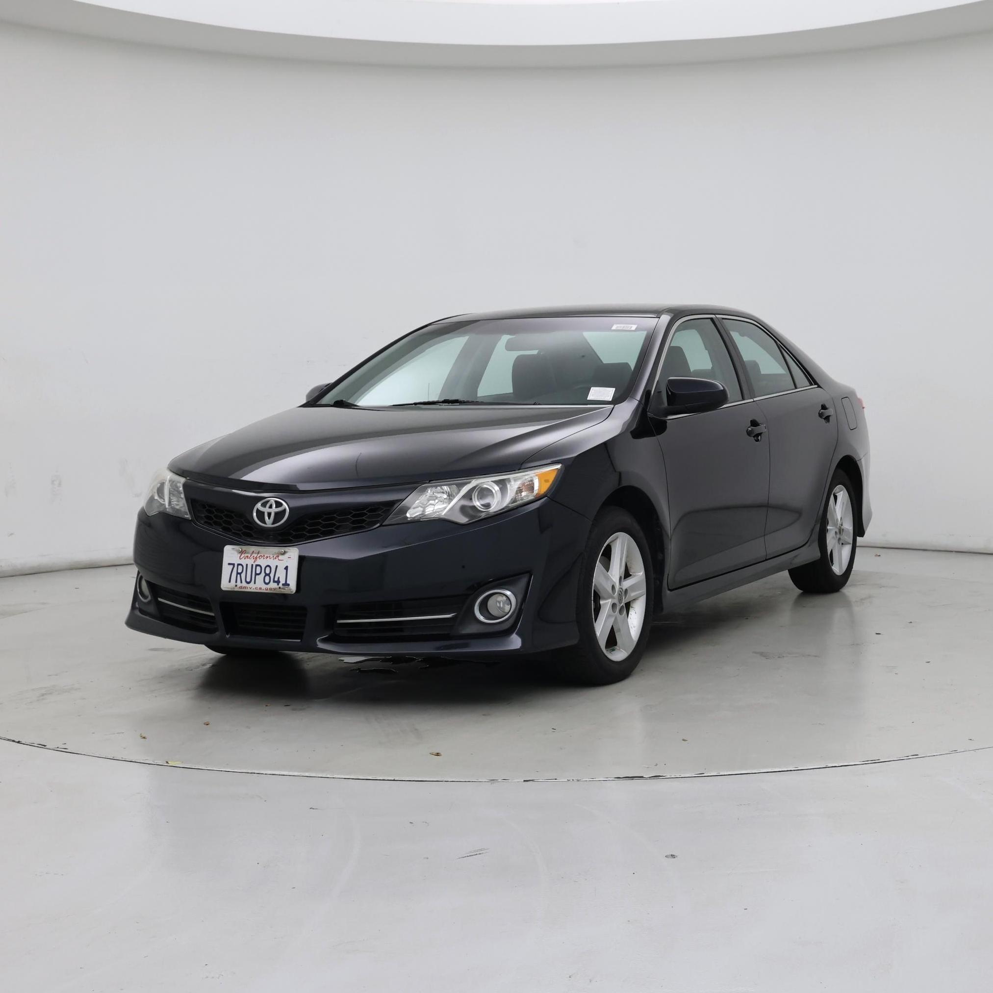 Thumbnail: 2014 Toyota Camry - 4