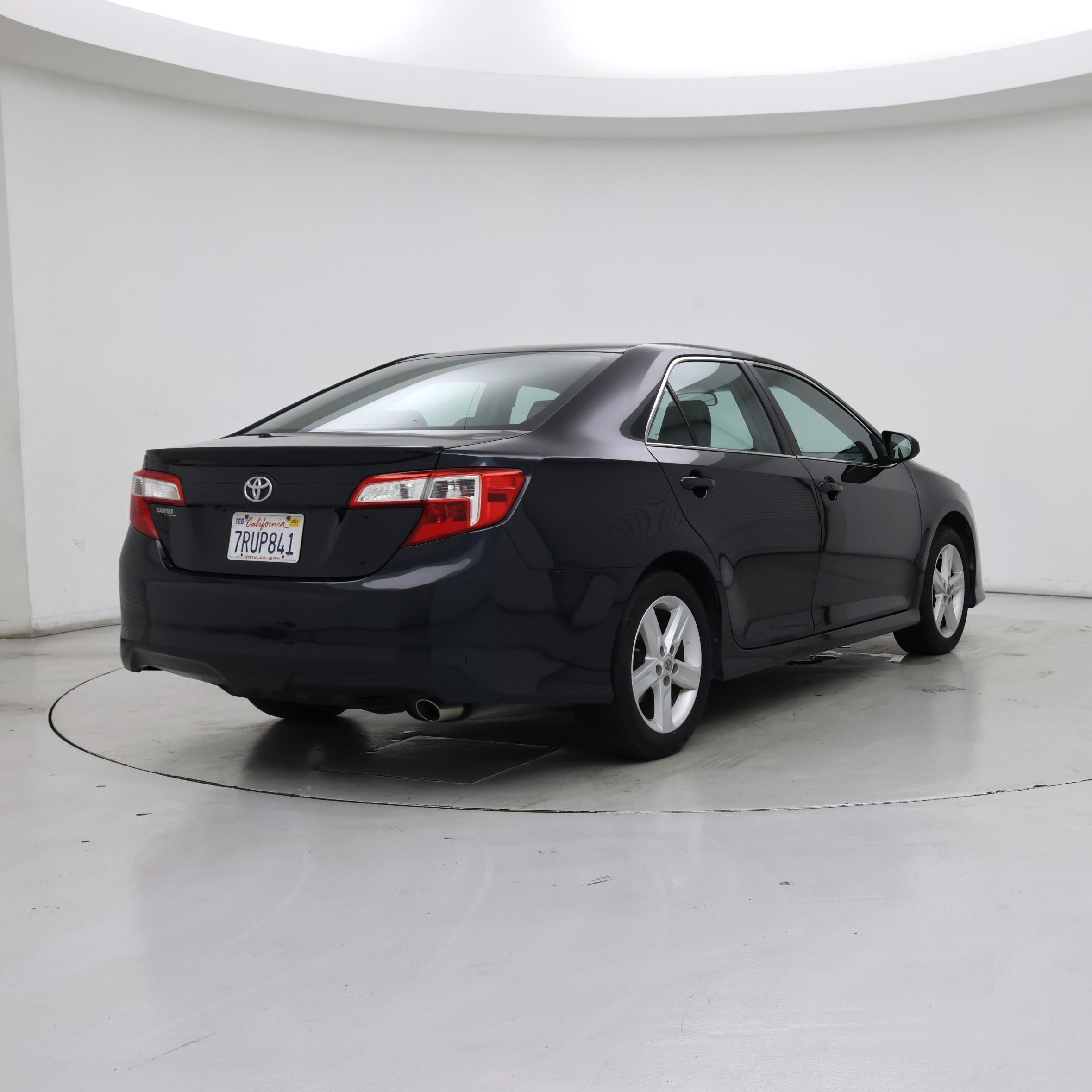 Thumbnail: 2014 Toyota Camry - 8