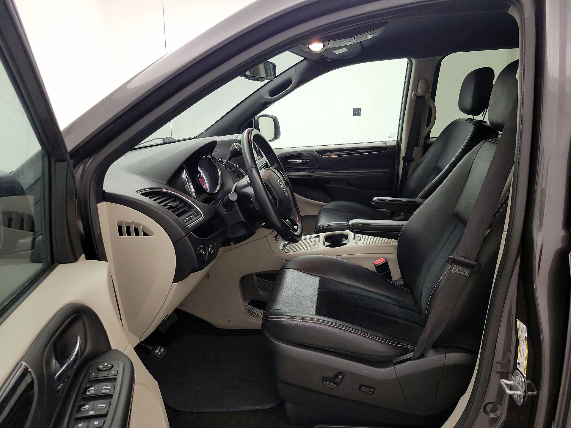 Thumbnail: 2018 Dodge Grand Caravan - 11