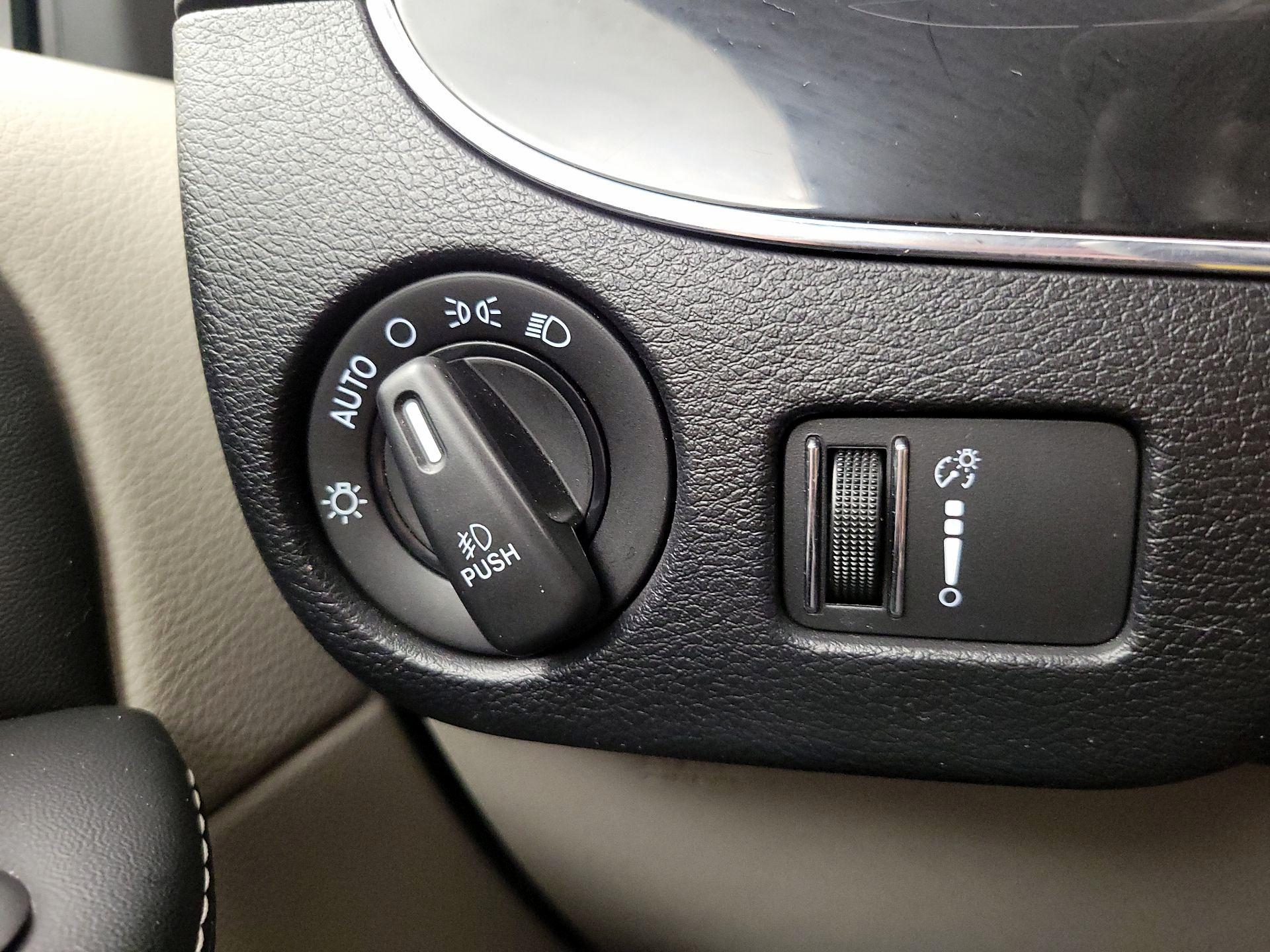 Thumbnail: 2018 Dodge Grand Caravan - 13