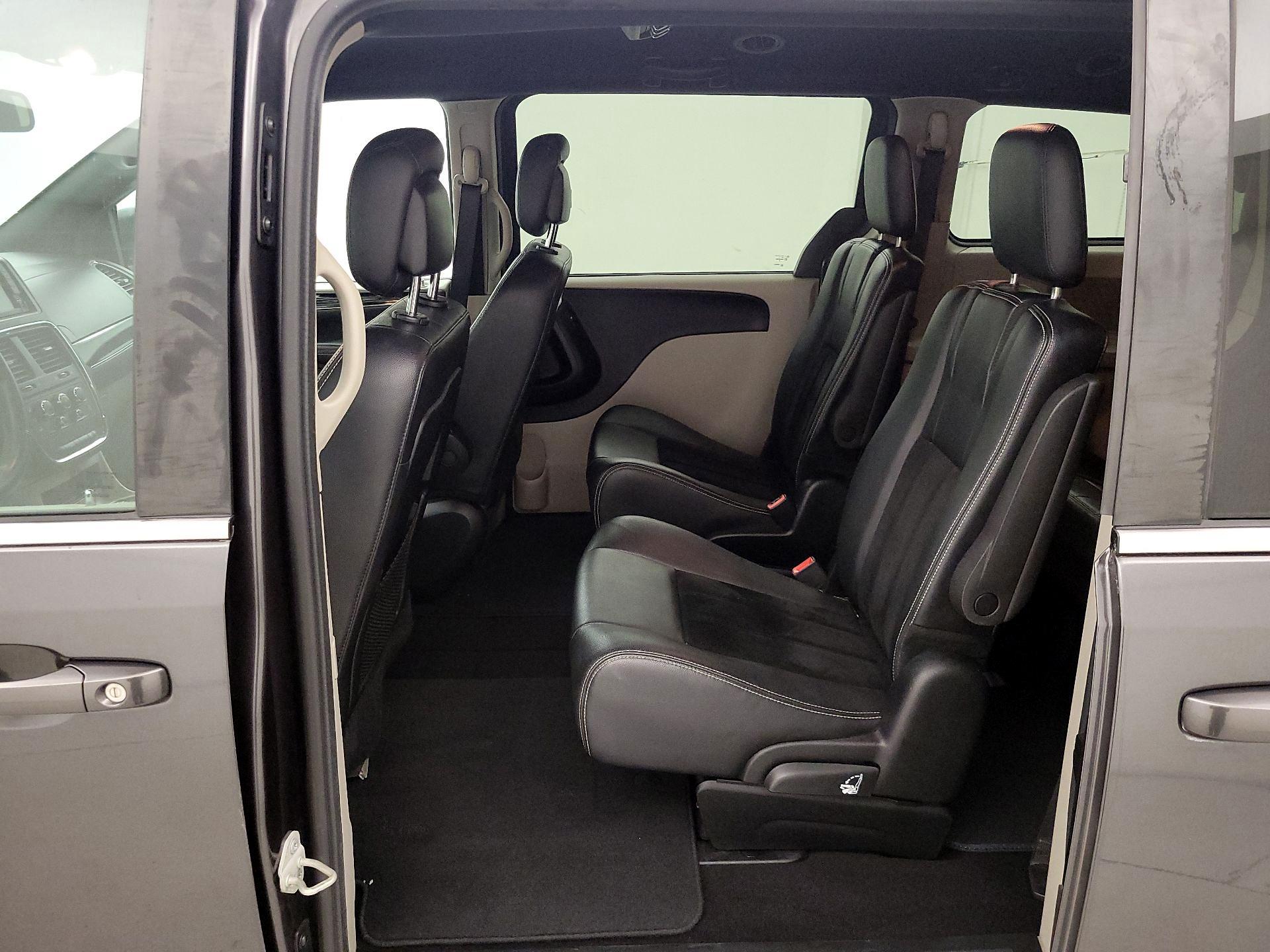 Thumbnail: 2018 Dodge Grand Caravan - 18