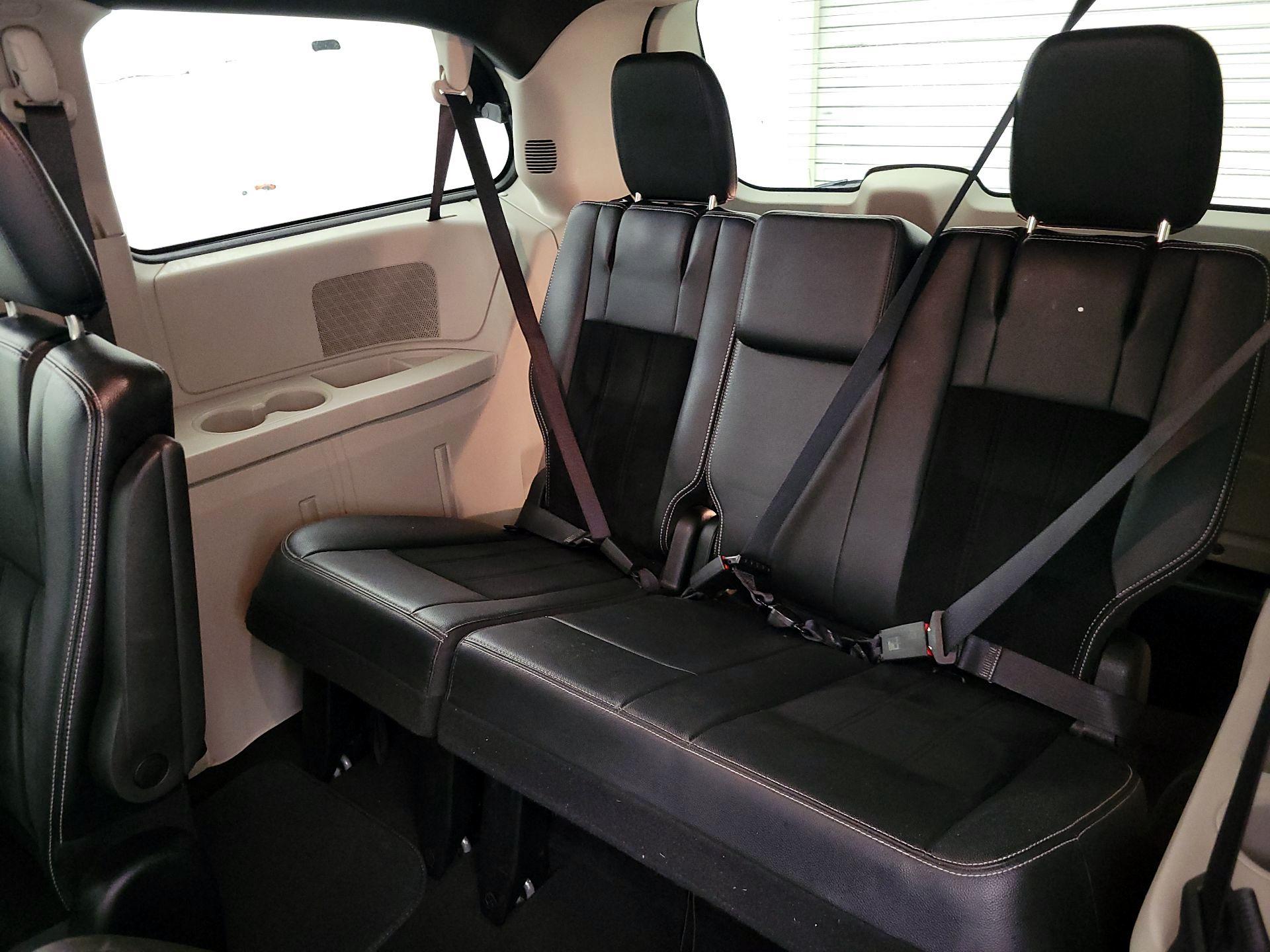 Thumbnail: 2018 Dodge Grand Caravan - 19