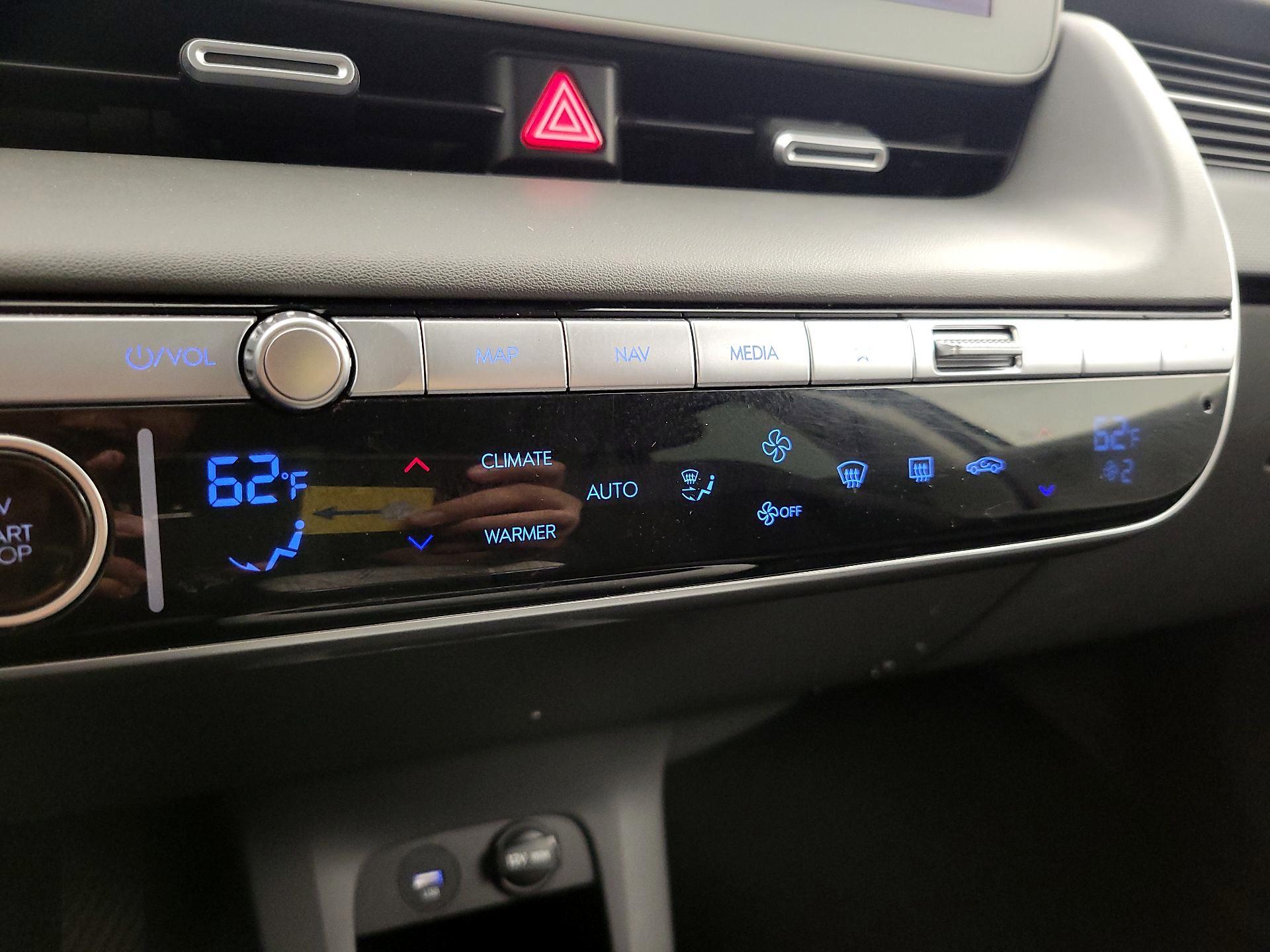 Thumbnail: 2022 Hyundai Ioniq 5 - 17