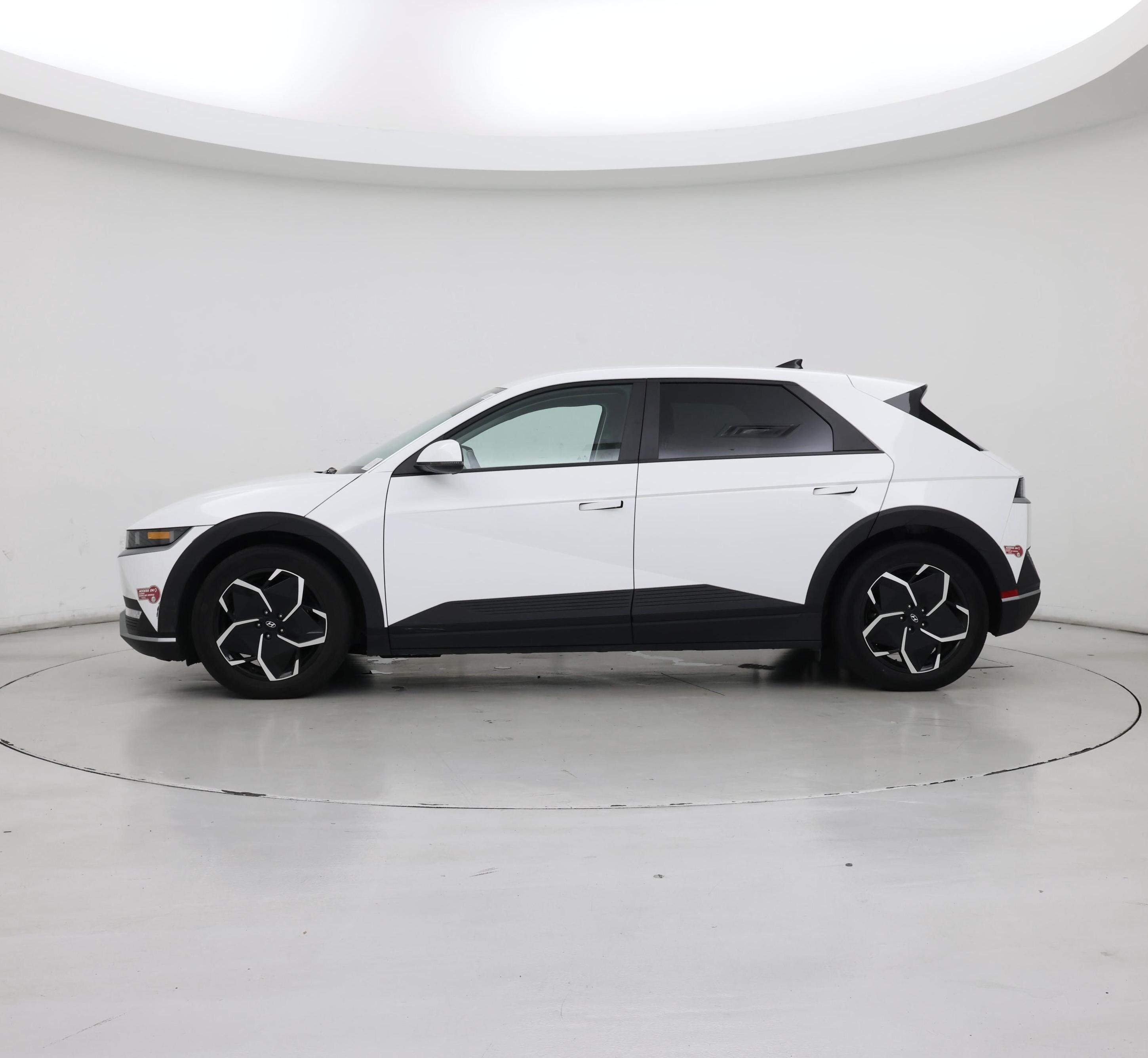 Thumbnail: 2022 Hyundai Ioniq 5 - 3