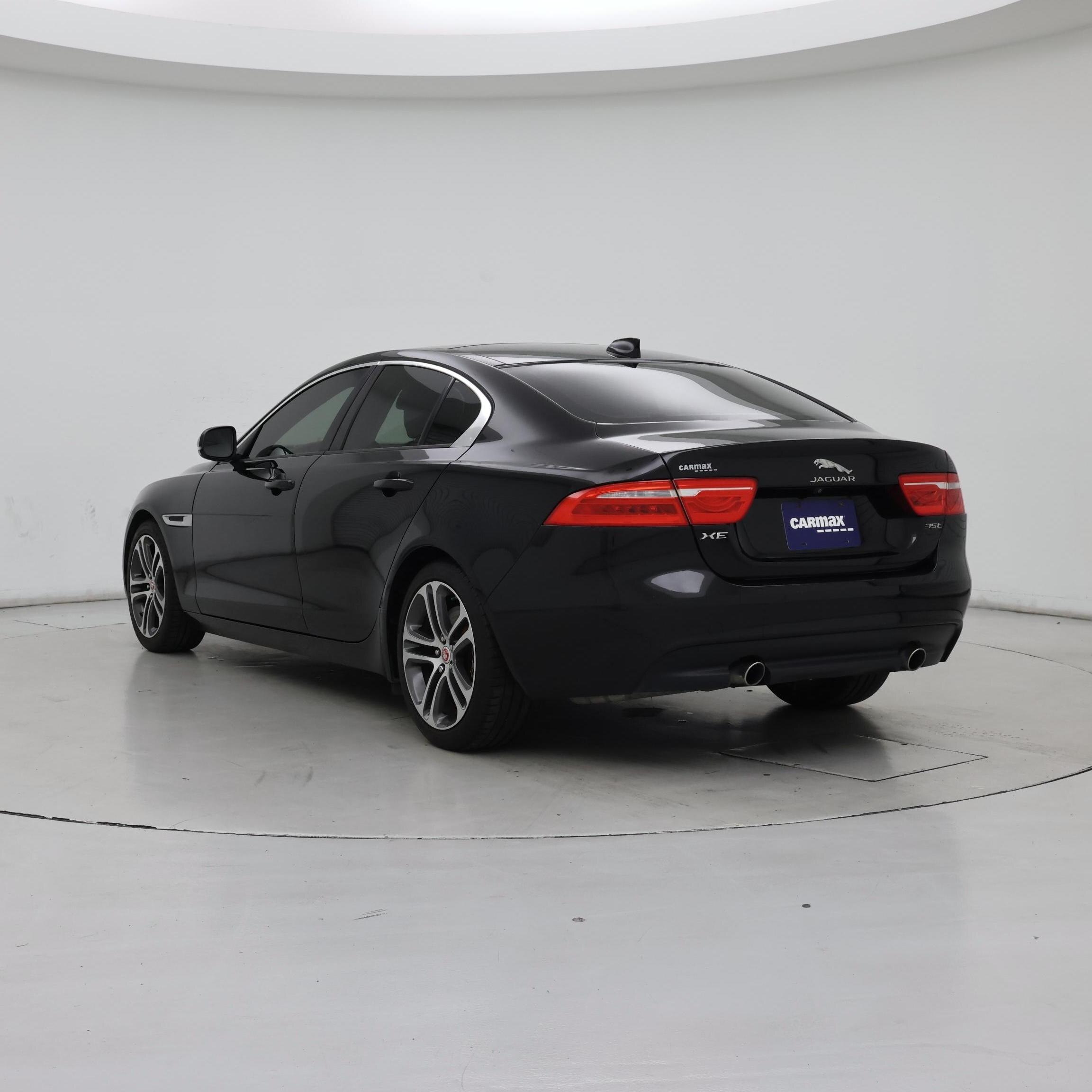 Thumbnail: 2017 Jaguar XE - 2