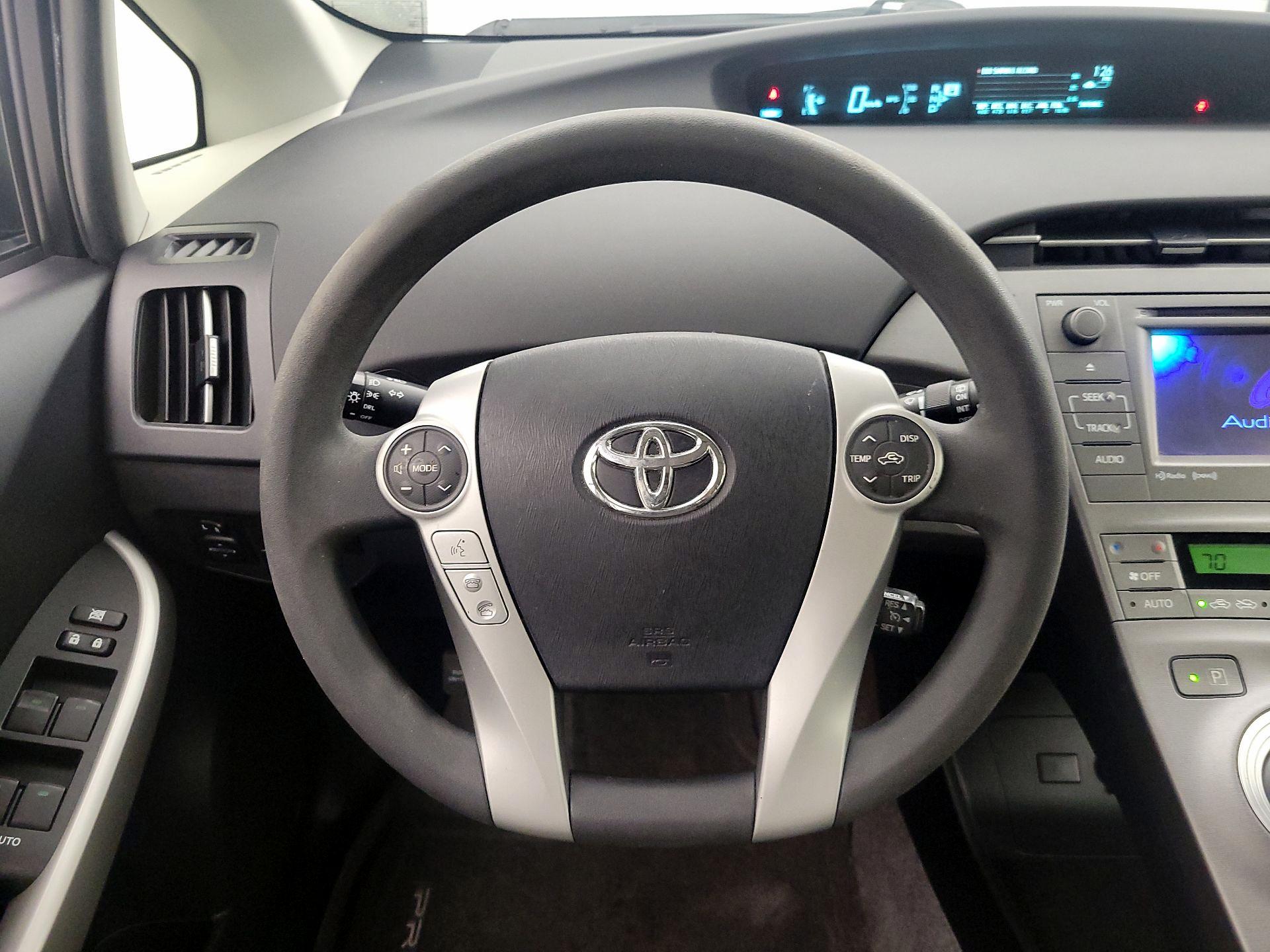 Thumbnail: 2014 Toyota Prius - 10