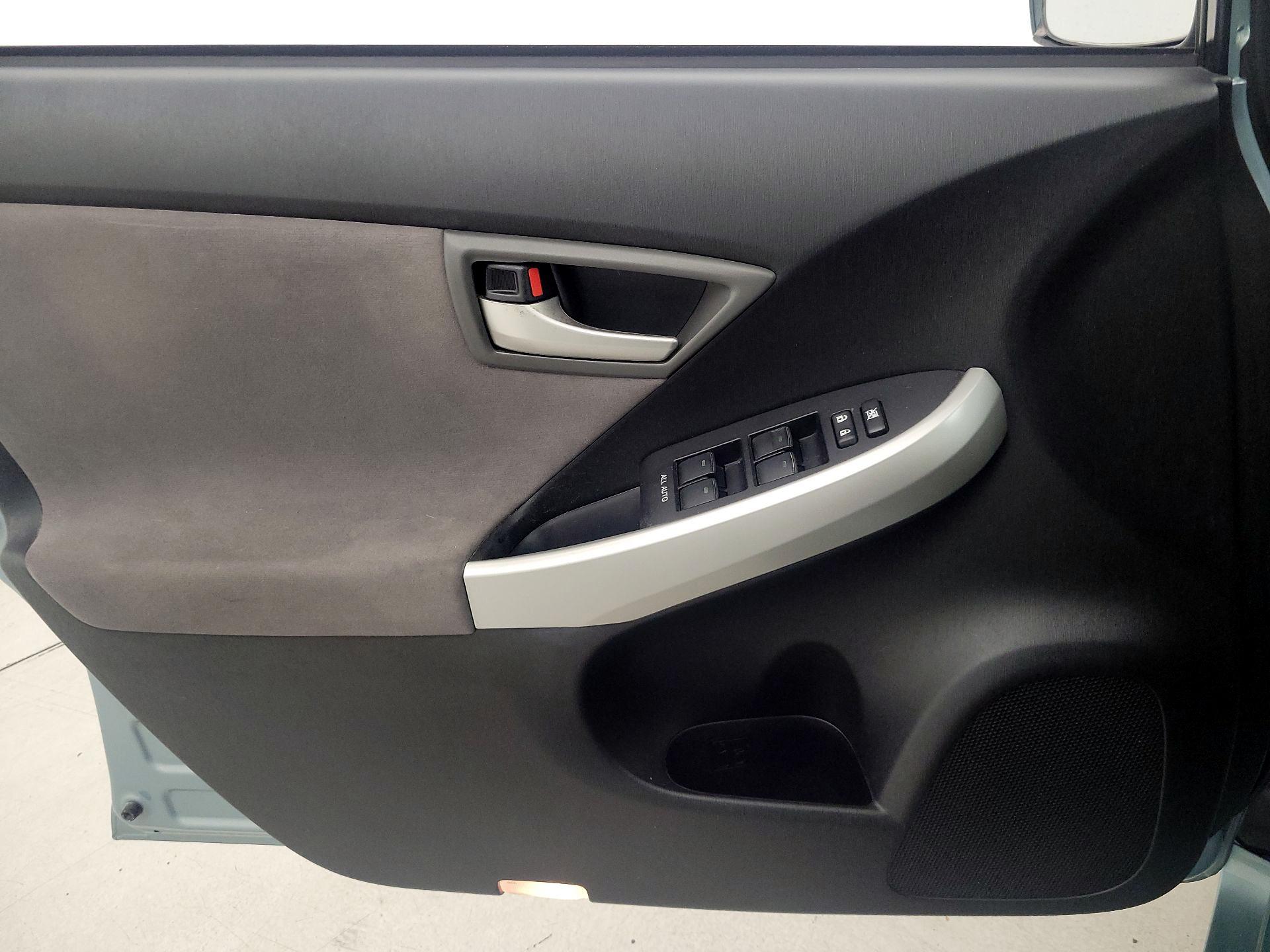 Thumbnail: 2014 Toyota Prius - 12