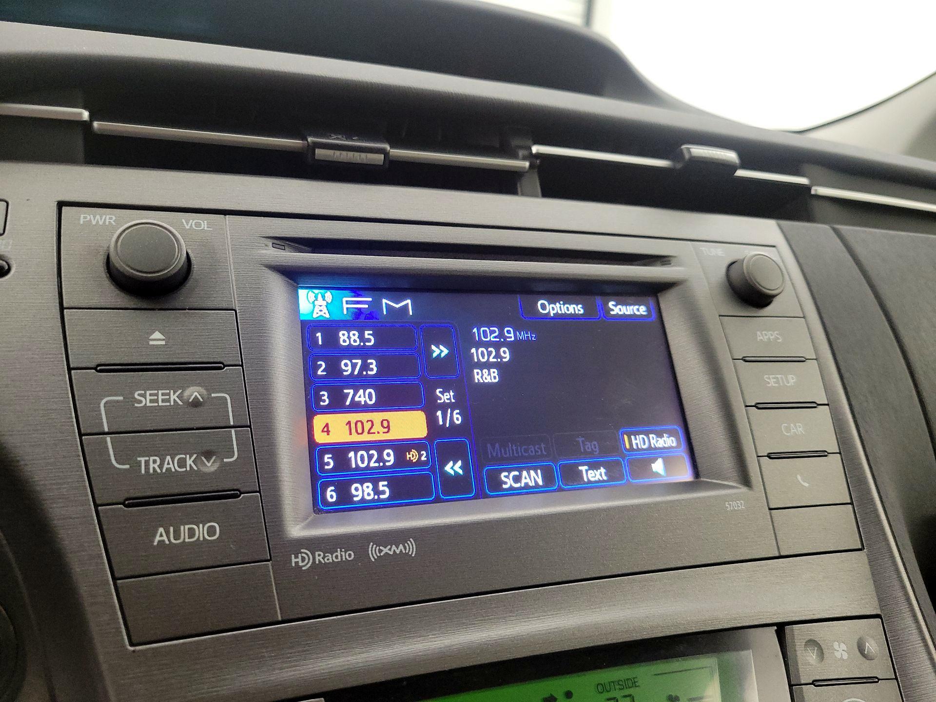 Thumbnail: 2014 Toyota Prius - 15