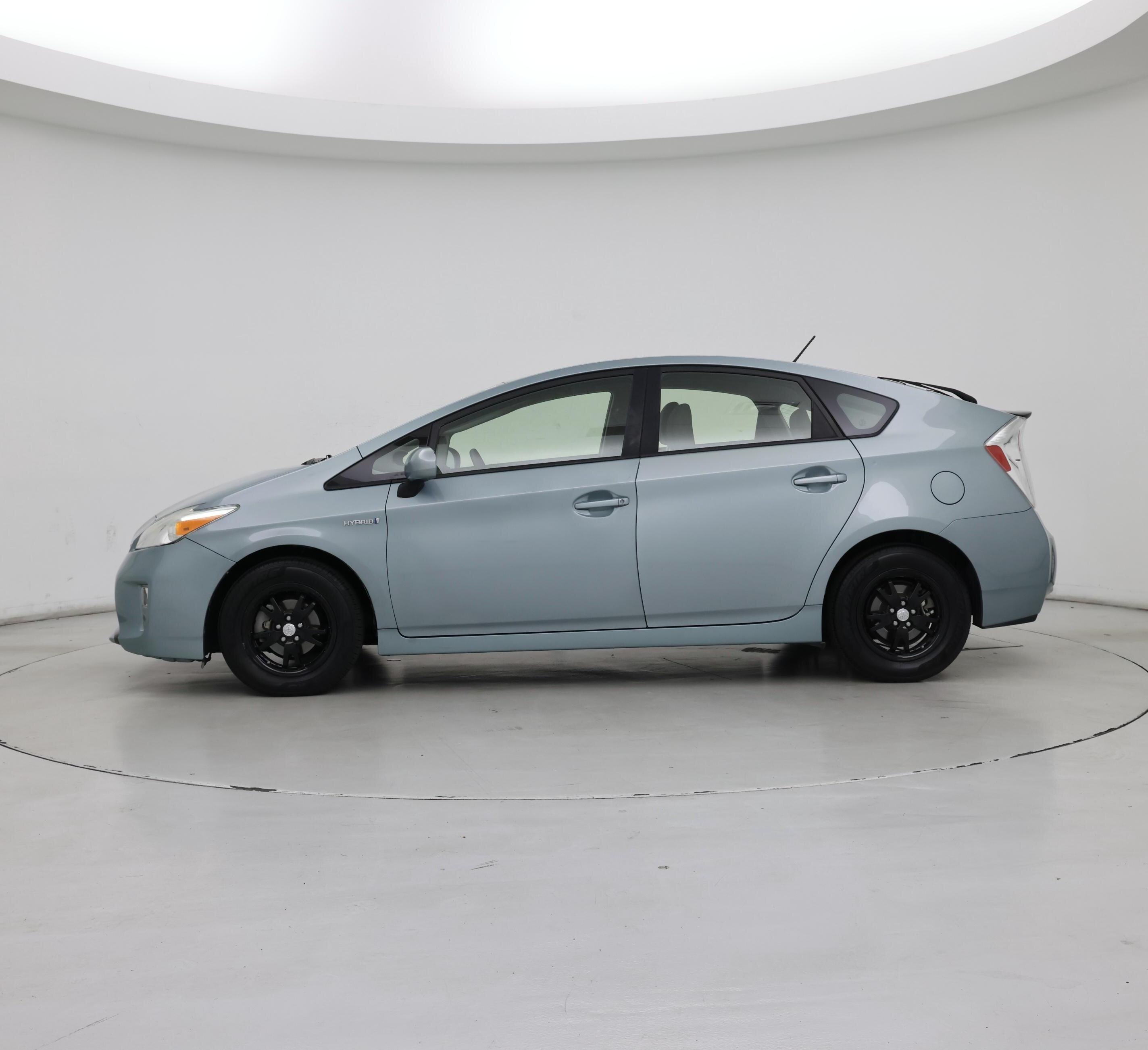Thumbnail: 2014 Toyota Prius - 3