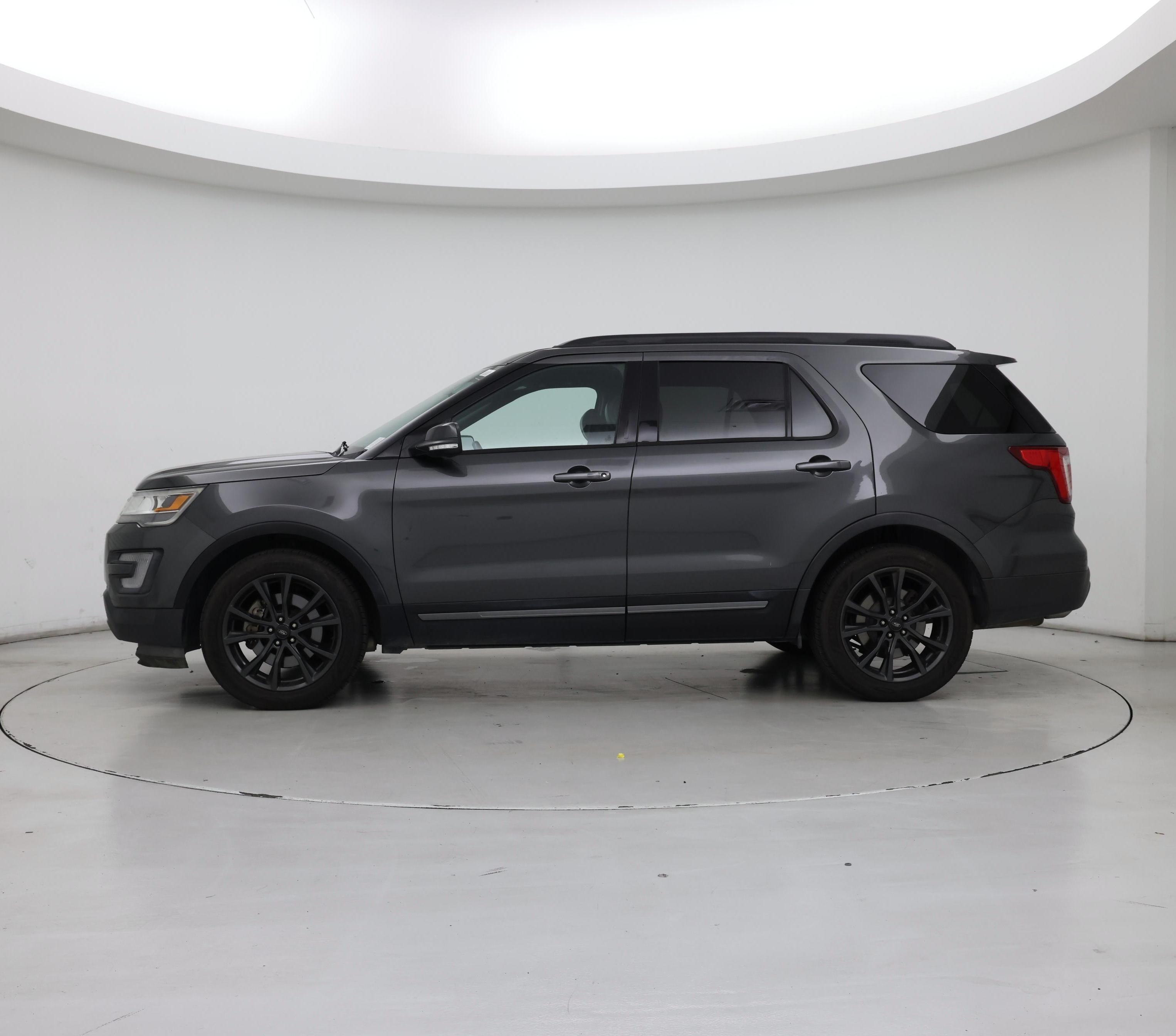 Thumbnail: 2017 Ford Explorer - 3