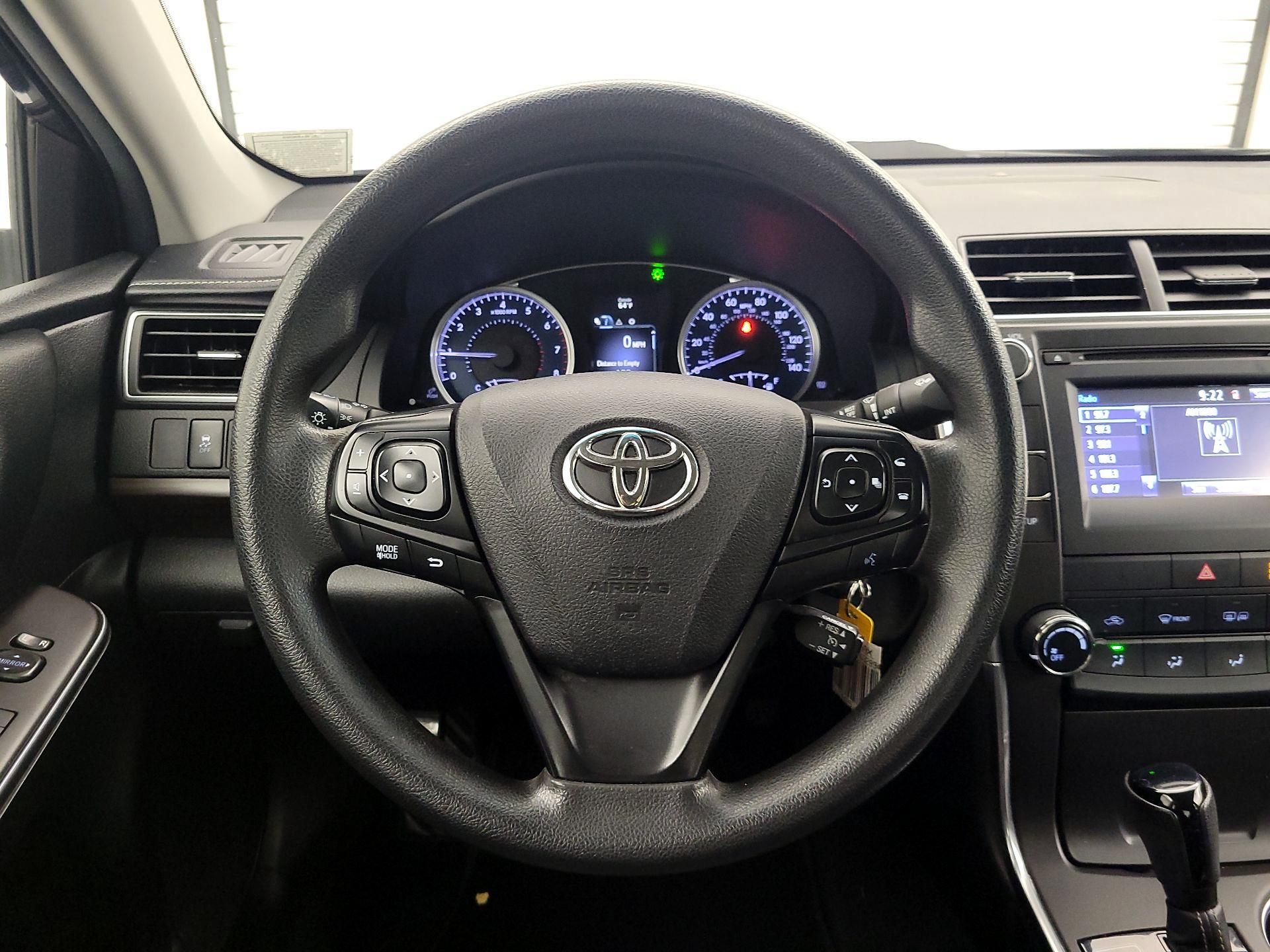 Thumbnail: 2017 Toyota Camry - 10