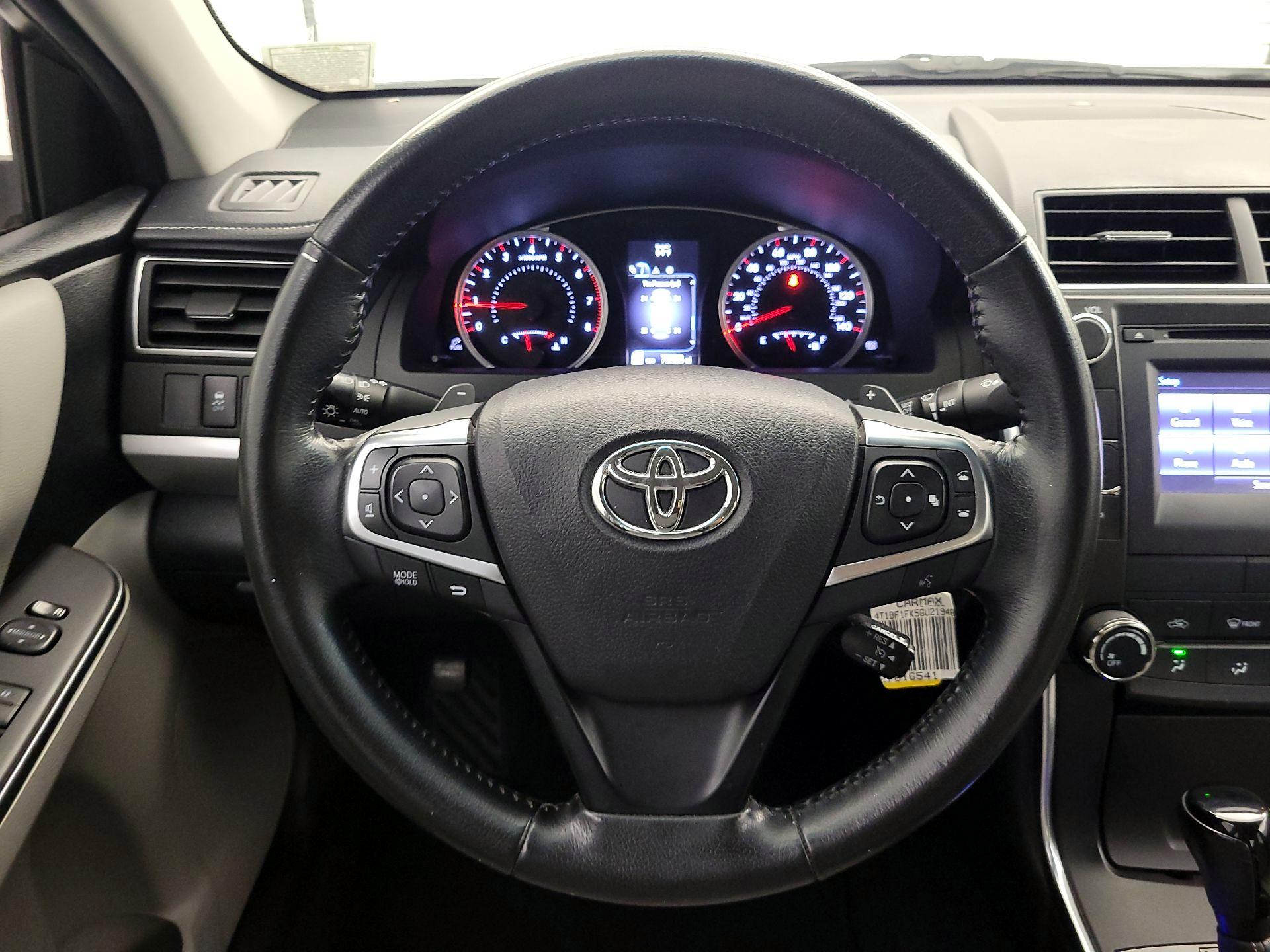 Thumbnail: 2016 Toyota Camry - 10