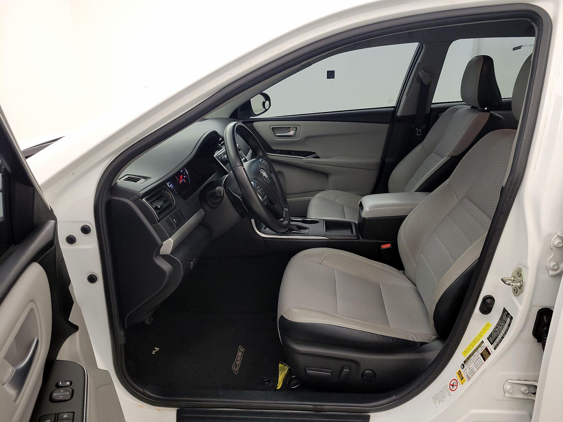 Thumbnail: 2016 Toyota Camry - 11