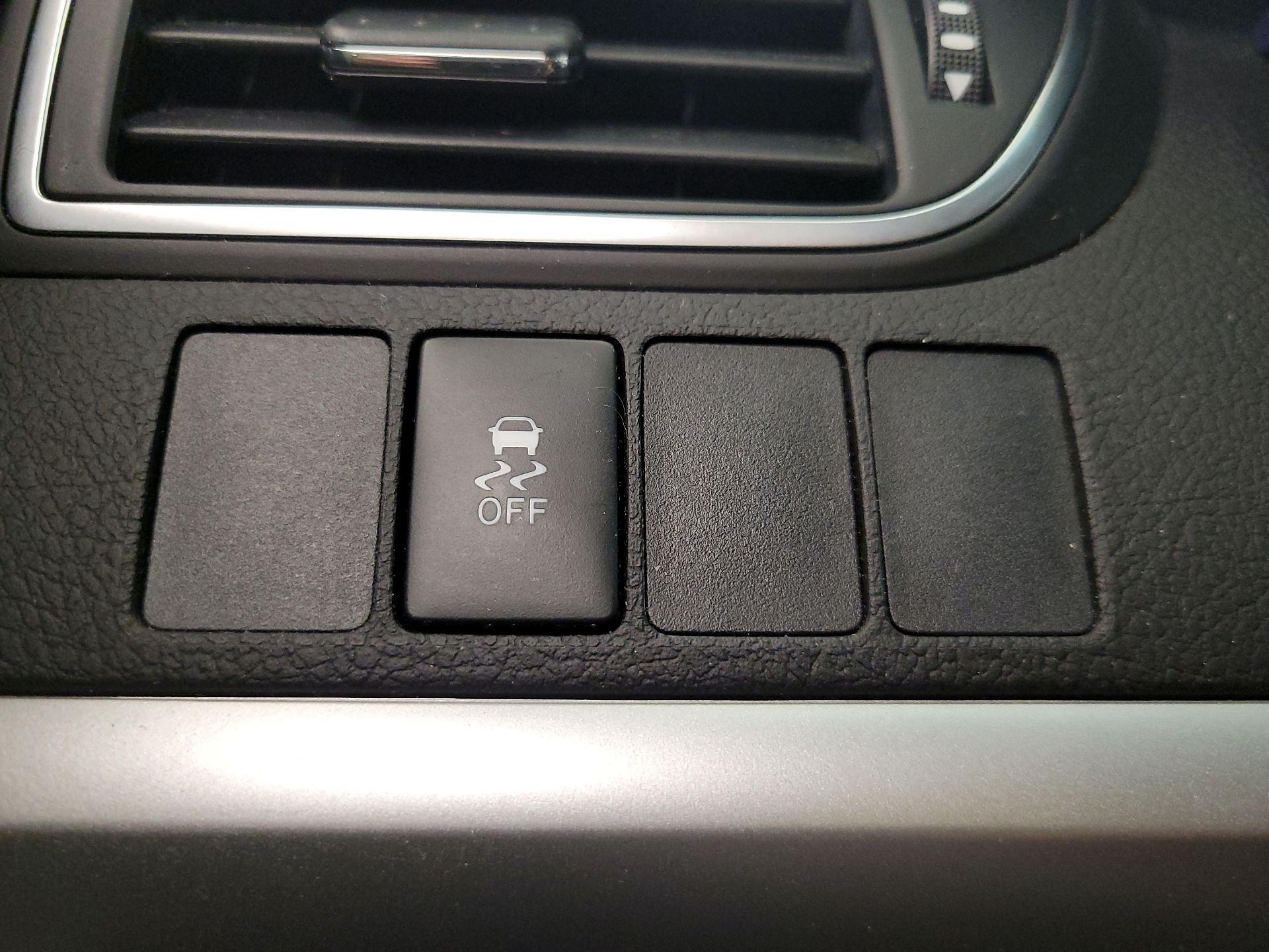 Thumbnail: 2016 Toyota Camry - 13