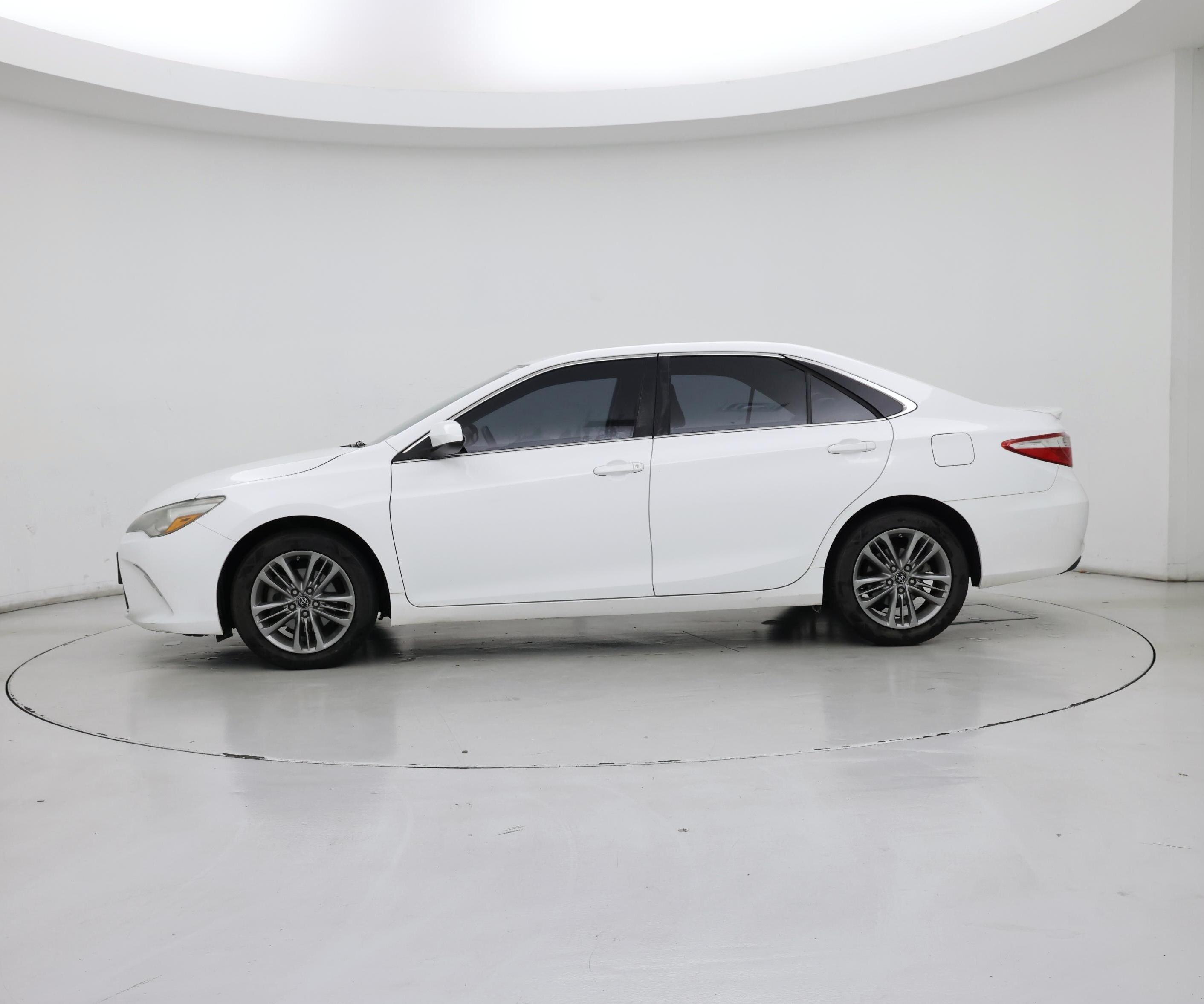 Thumbnail: 2016 Toyota Camry - 3
