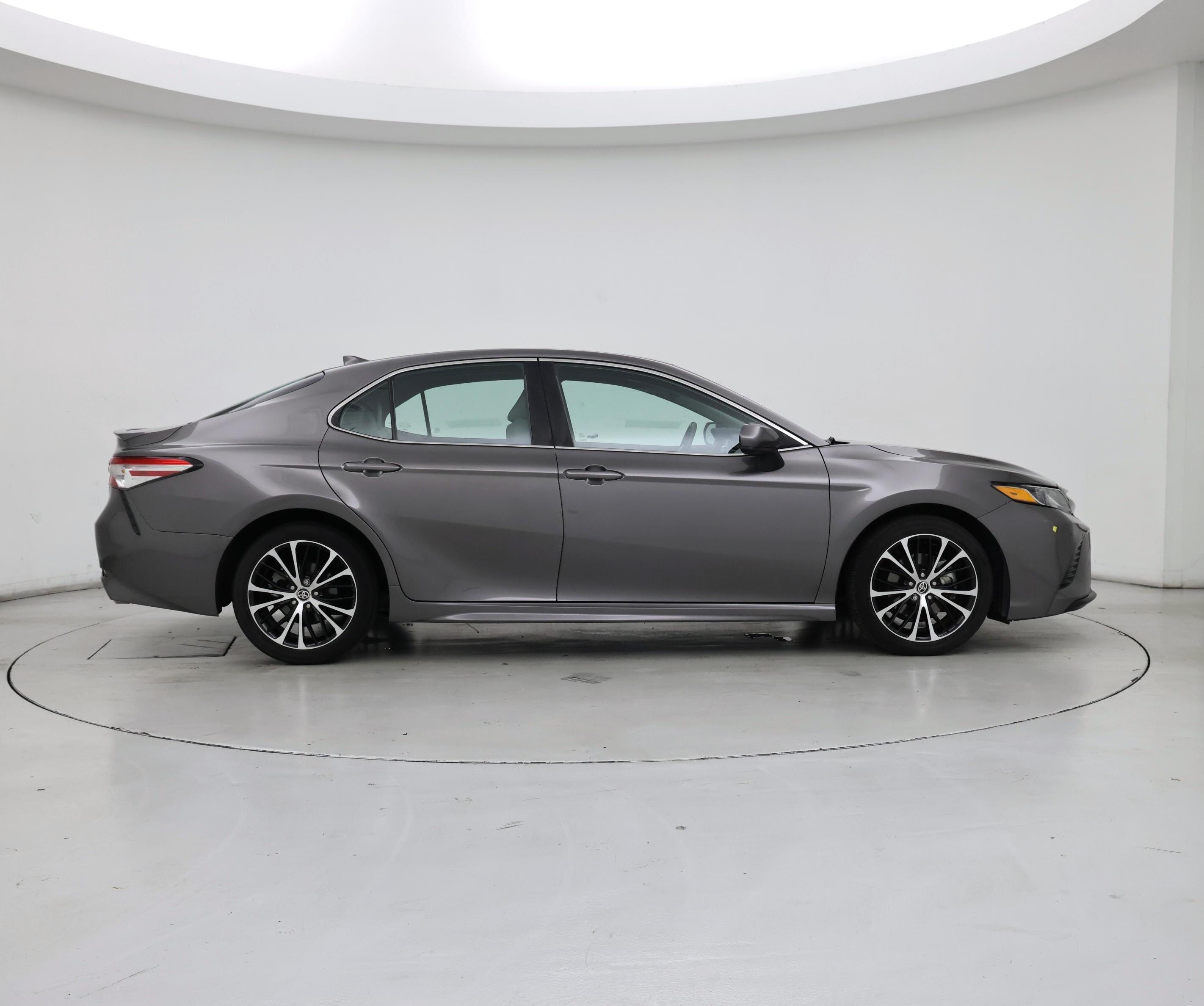Thumbnail: 2020 Toyota Camry - 7