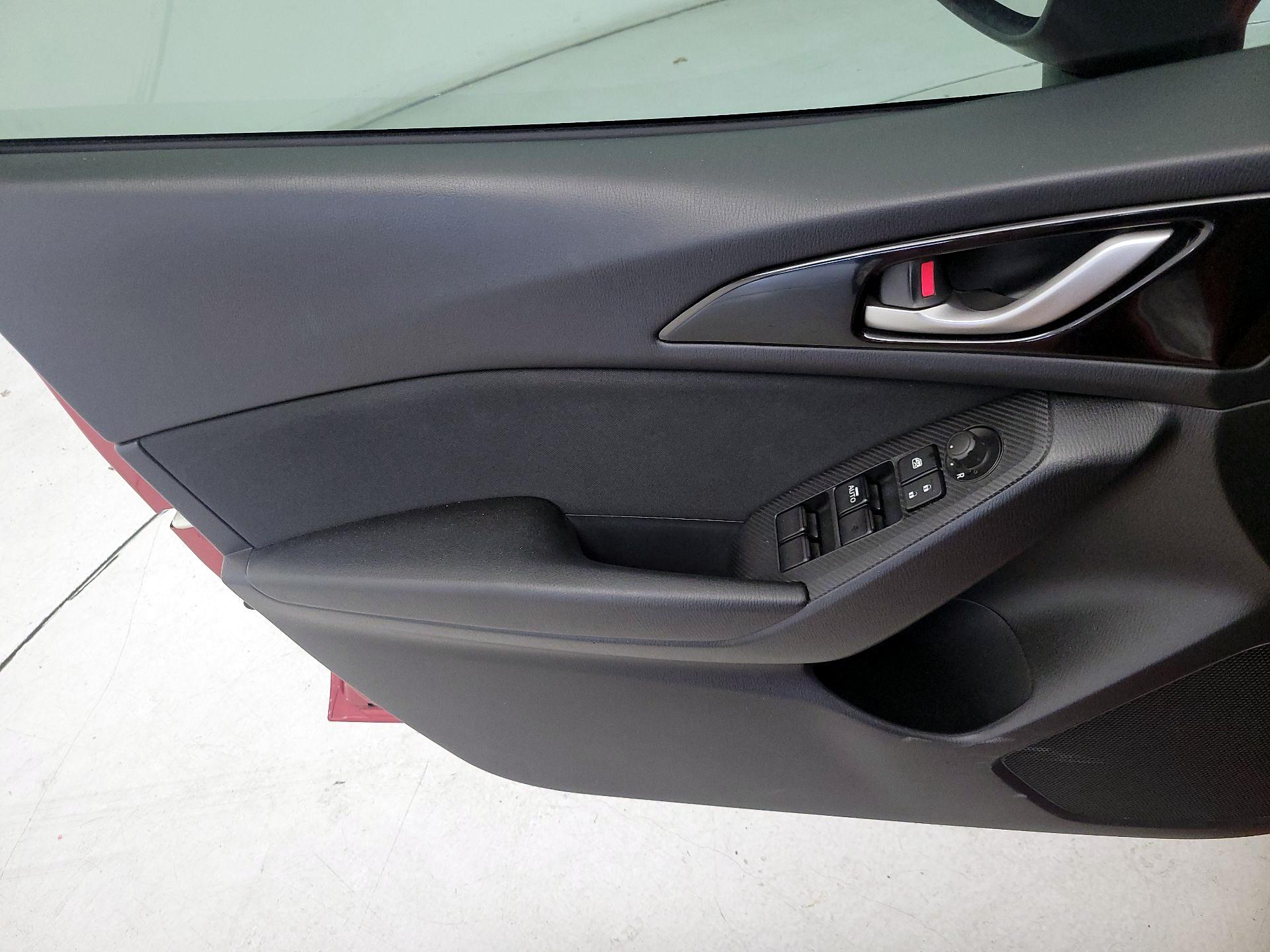 Thumbnail: 2016 Mazda Mazda3 - 10