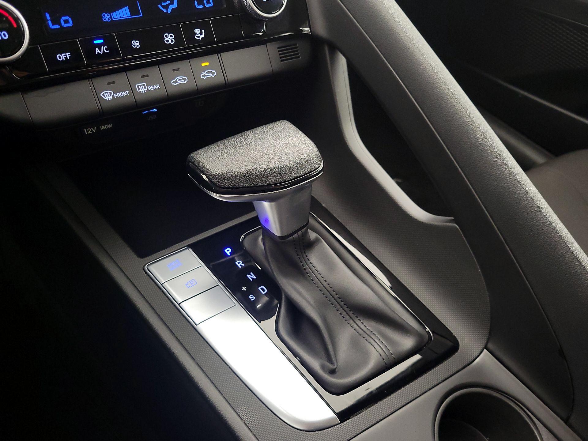 Thumbnail: 2024 Hyundai Elantra - 18