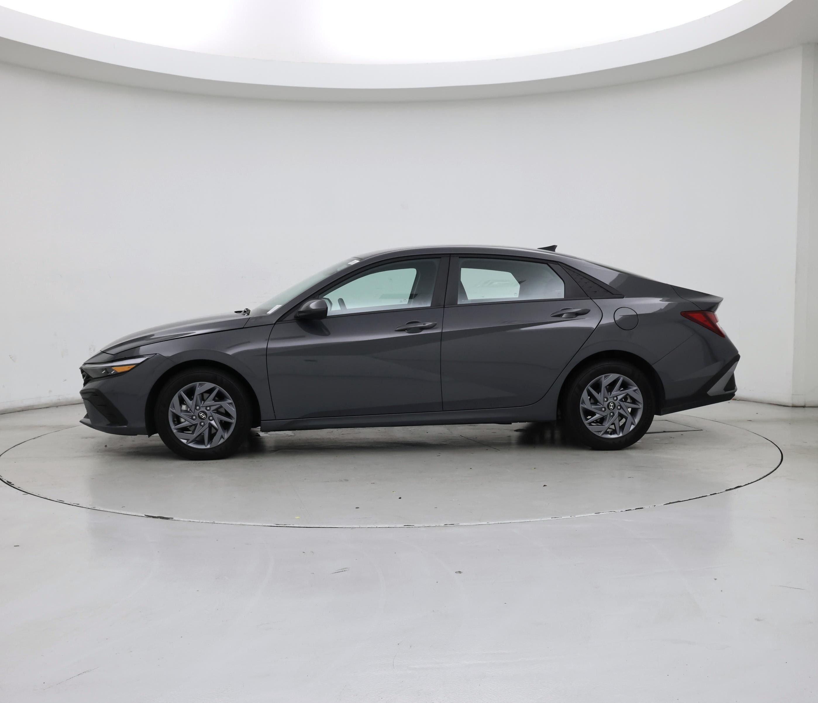 Thumbnail: 2024 Hyundai Elantra - 3