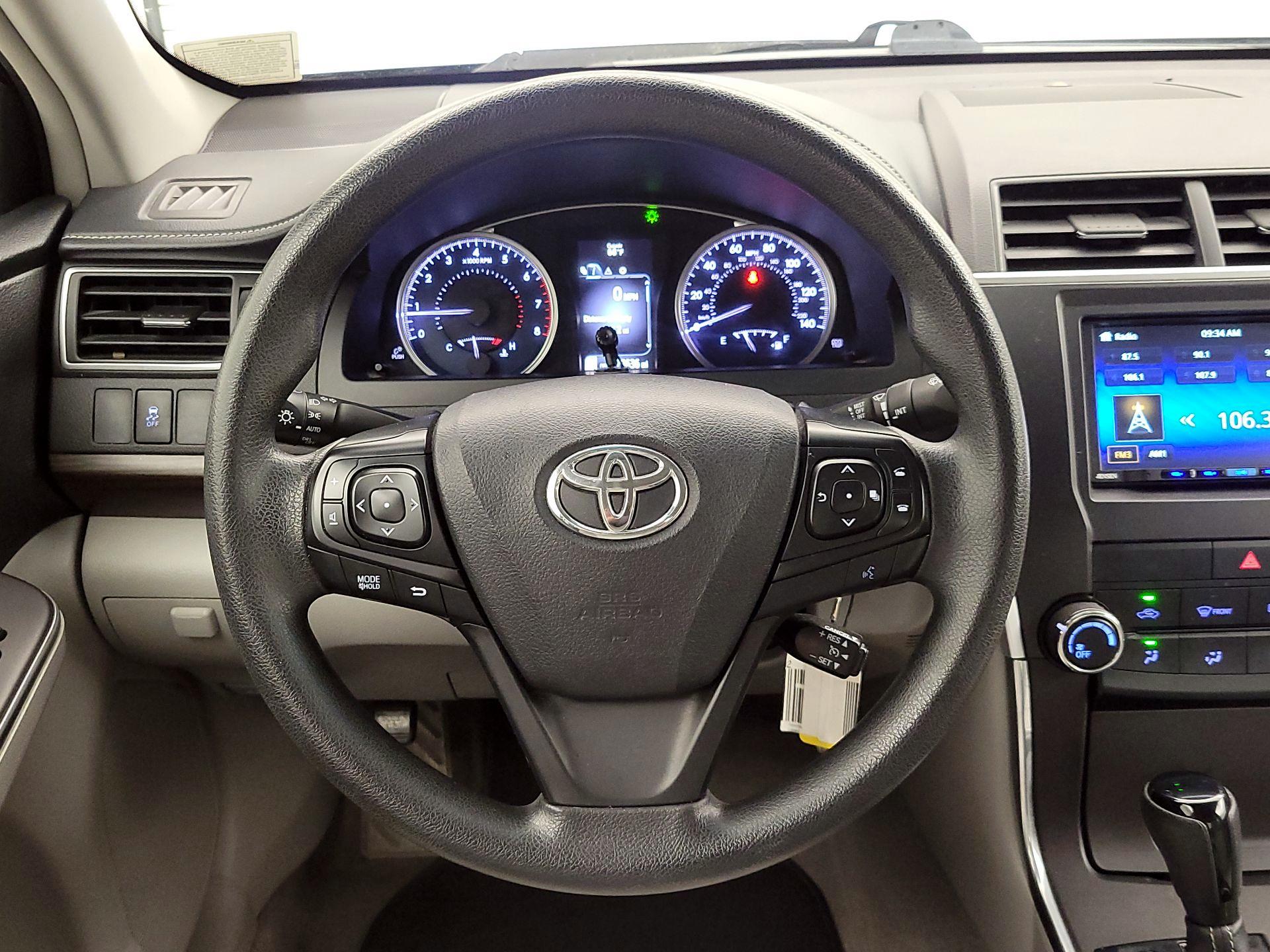 Thumbnail: 2016 Toyota Camry - 10