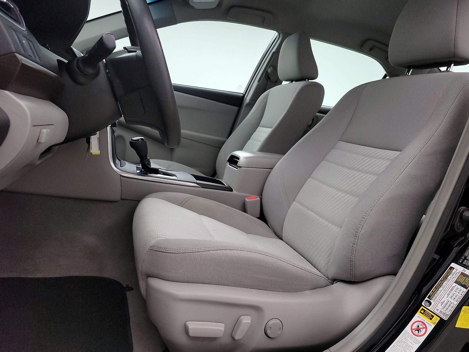 Thumbnail: 2016 Toyota Camry - 11